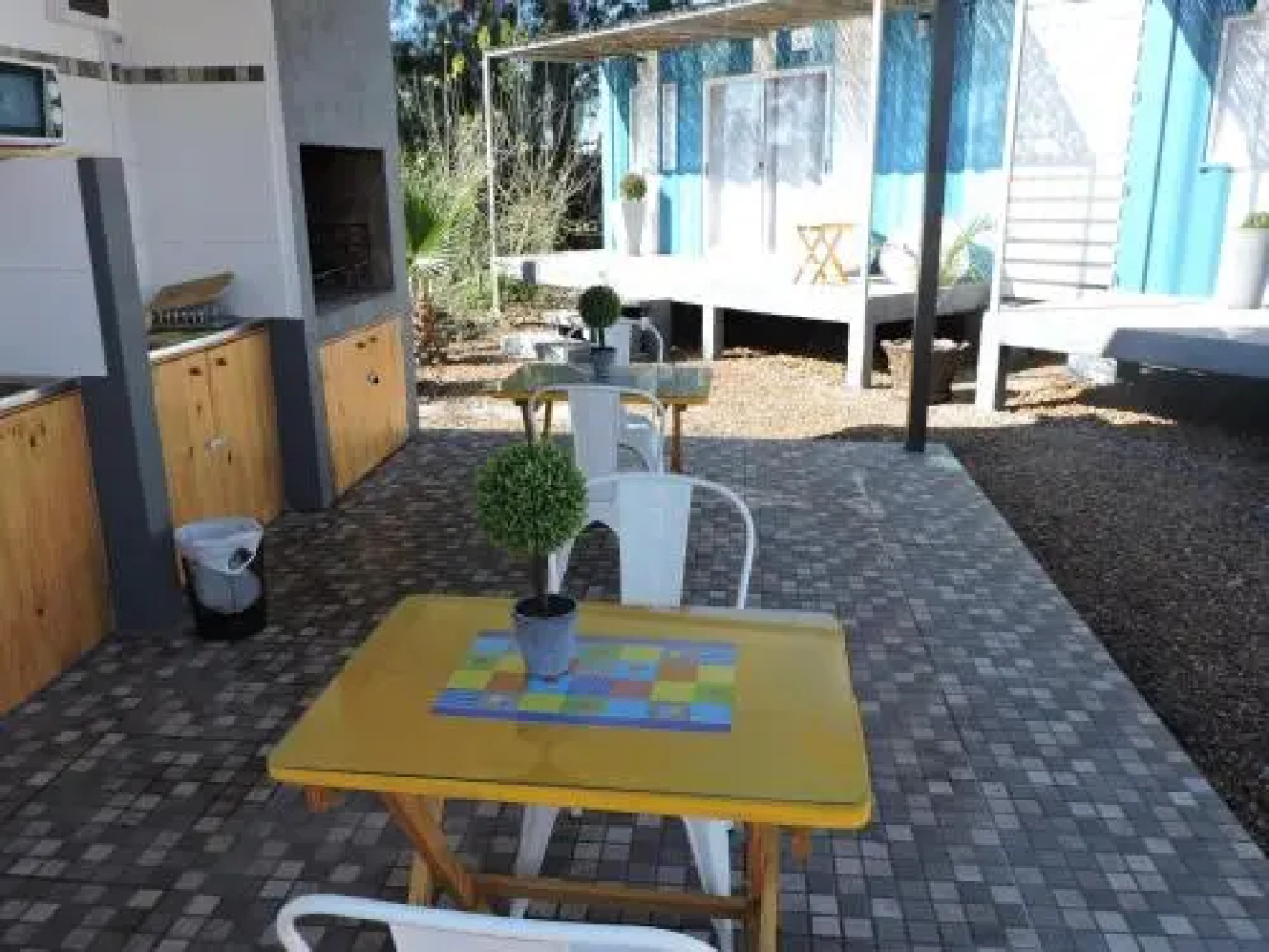 Squania Suite Container