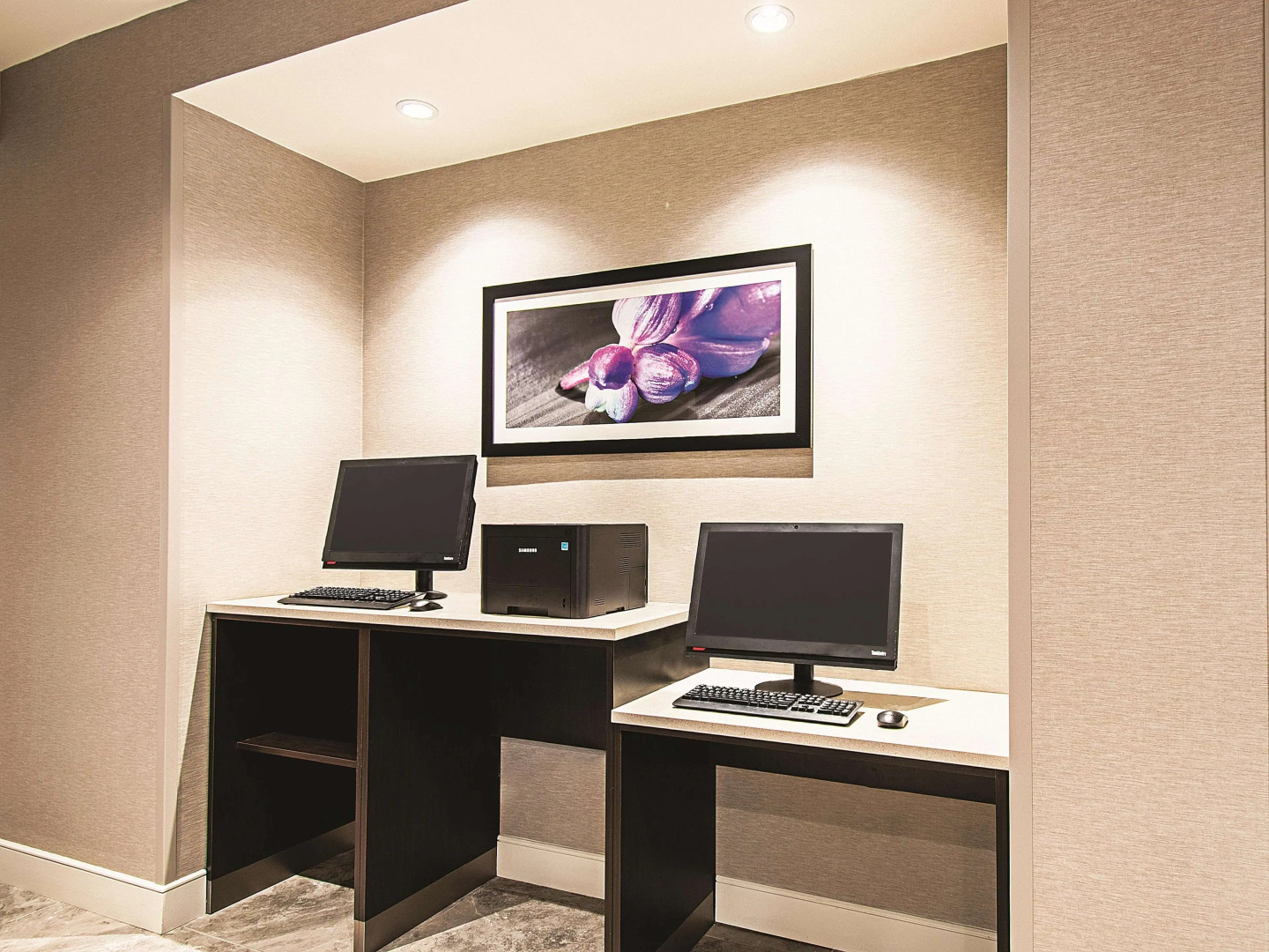 La Quinta Inn & Suites by Wyndham Cincinnati Sharonville