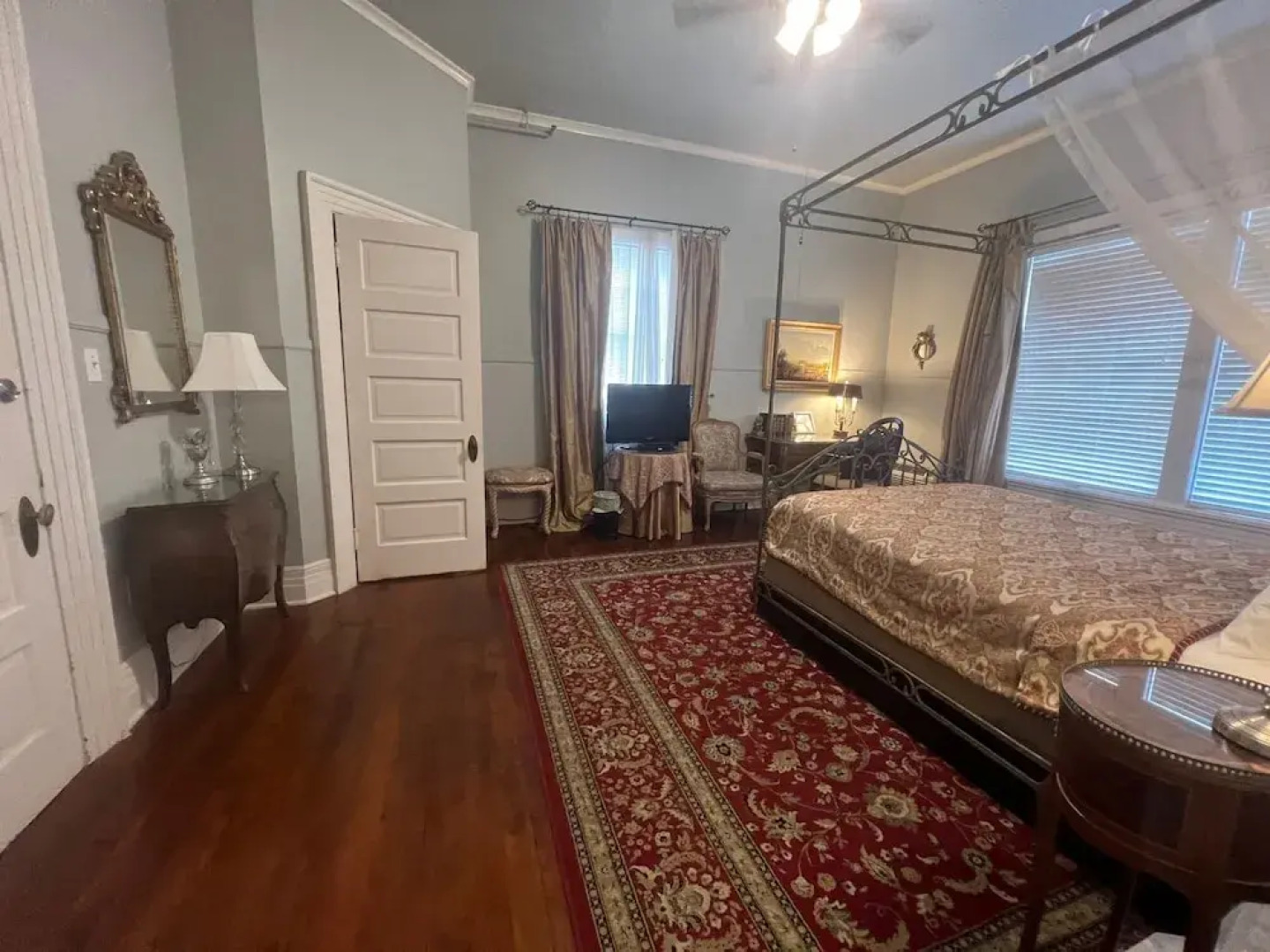 Historic Michabelle Inn