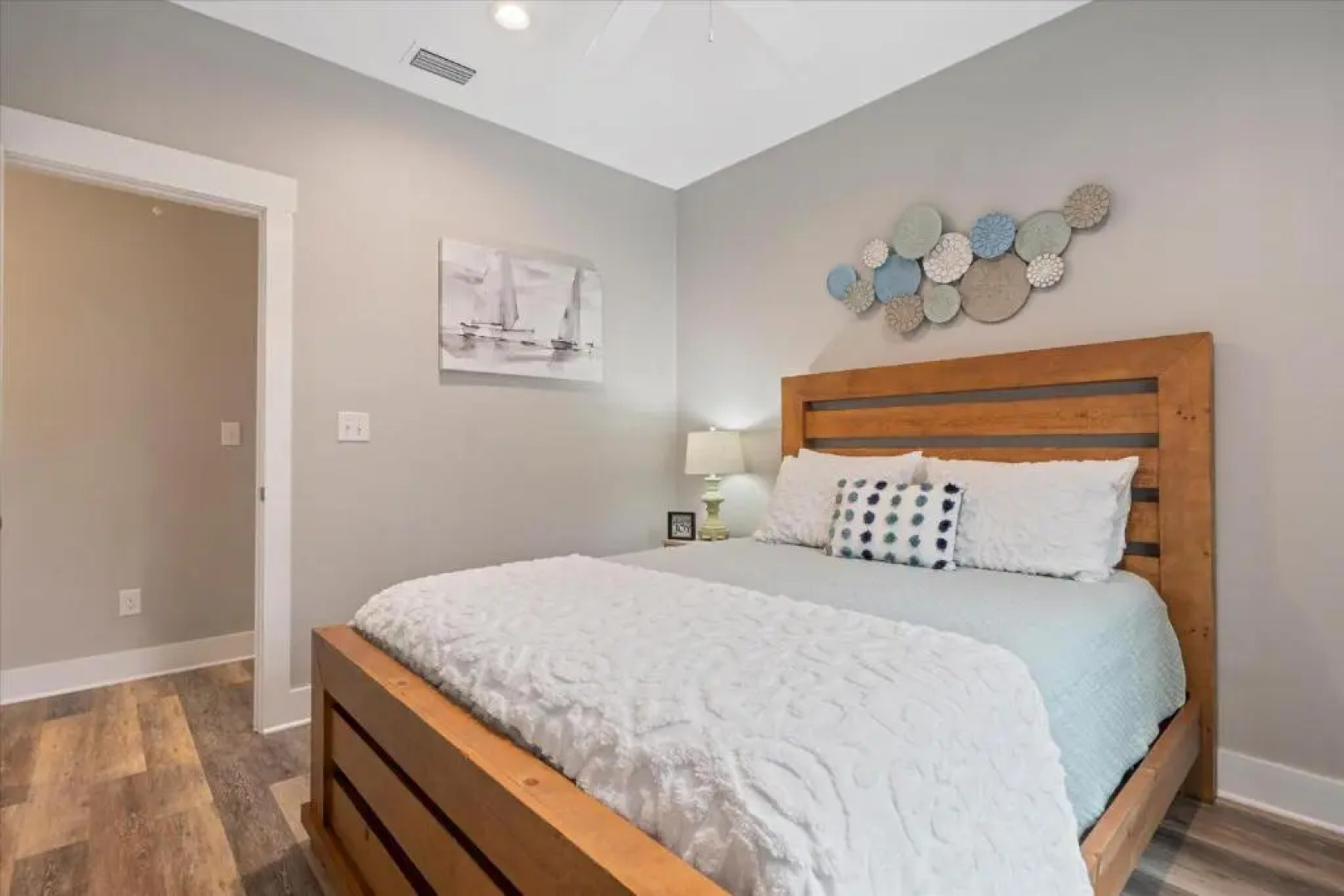 The Hummingbird House - East End Island / Pet Friendly