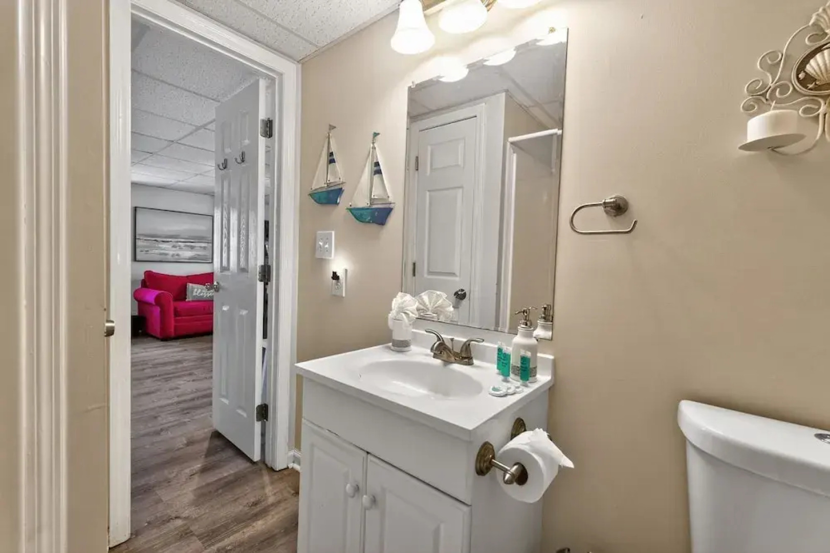 Coastal Retreat Steps From Private Beach 2 Bedroom Apts