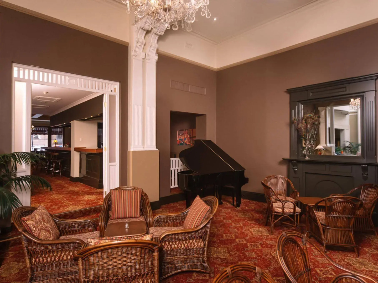 Hadley's Orient Hotel