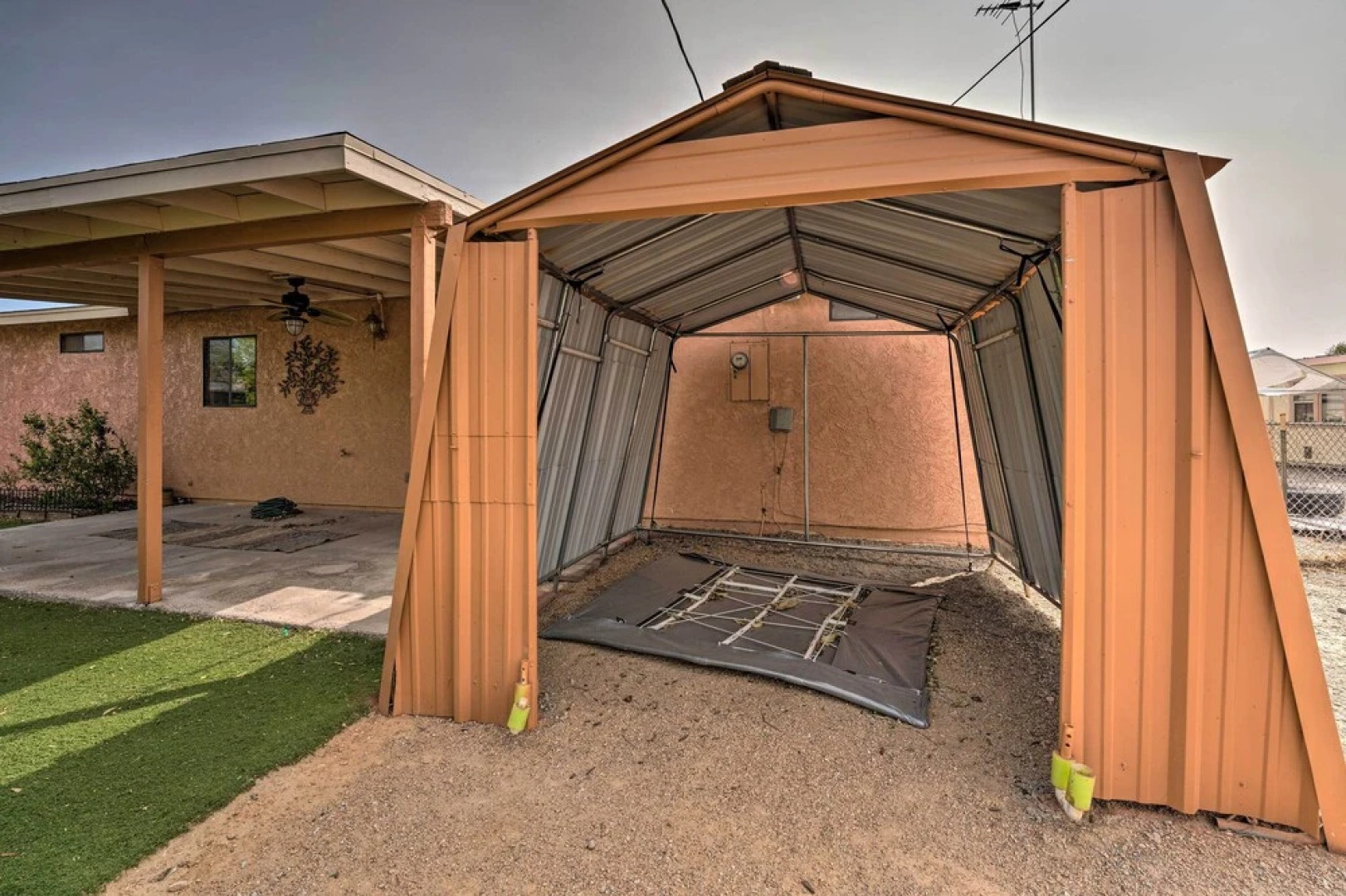 Updated Family Home - 2 Blocks to Colorado River!