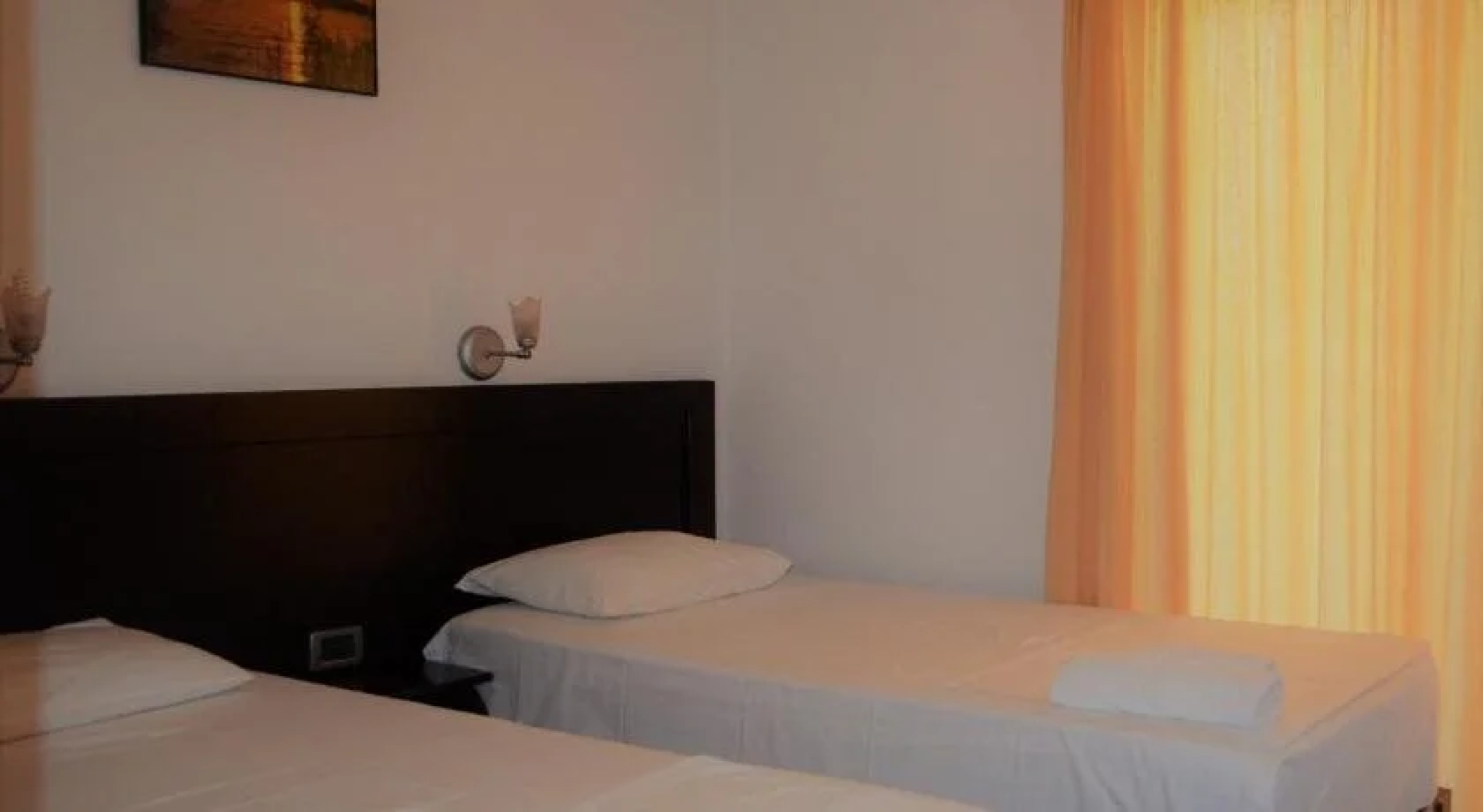 J & B Hotel