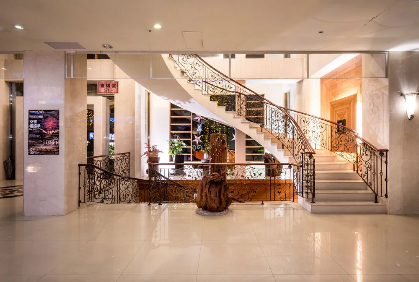 CRYSTAL RESORT - Continental Club