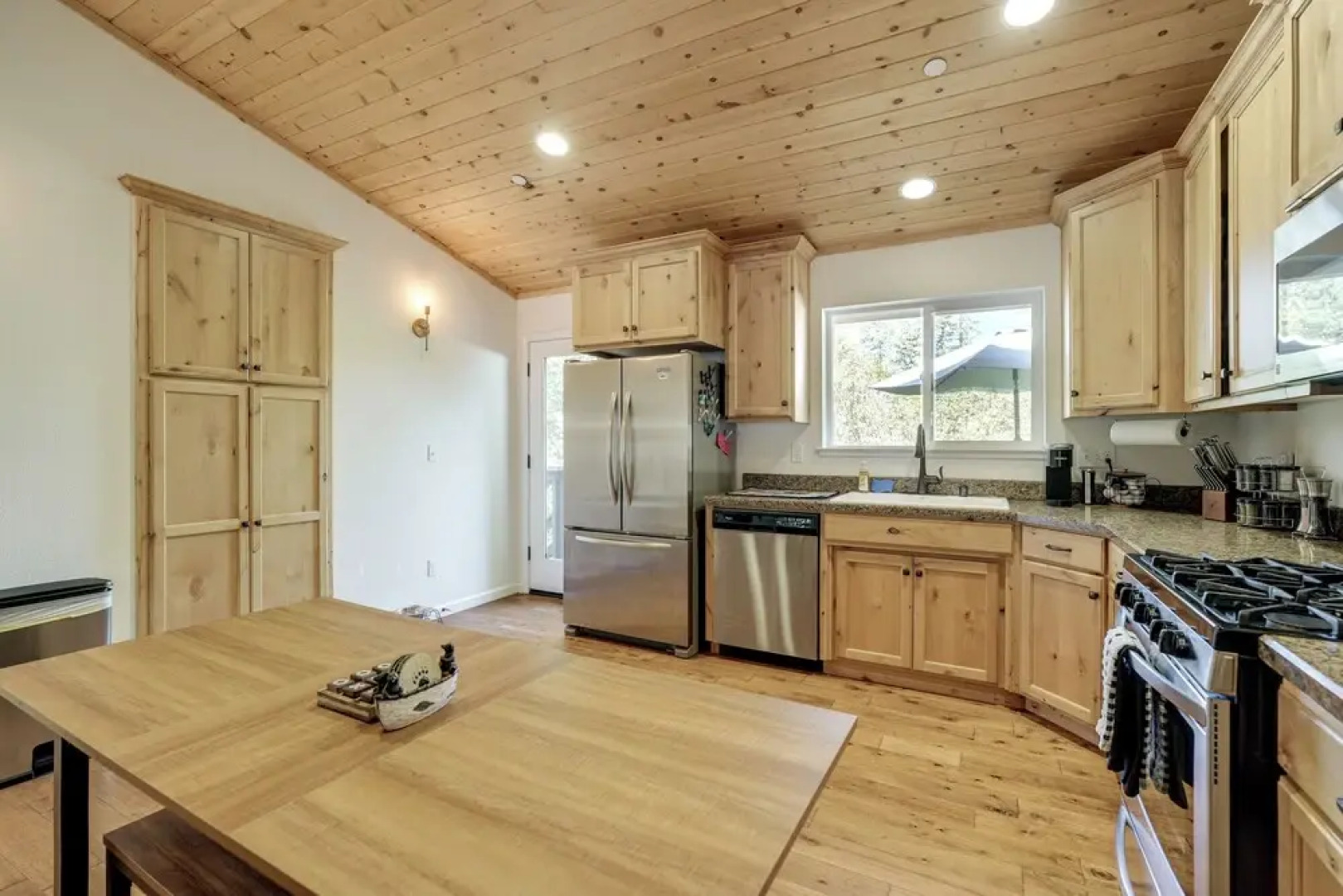 Walk to Dtwn: Charming Family Cabin in Twain Harte