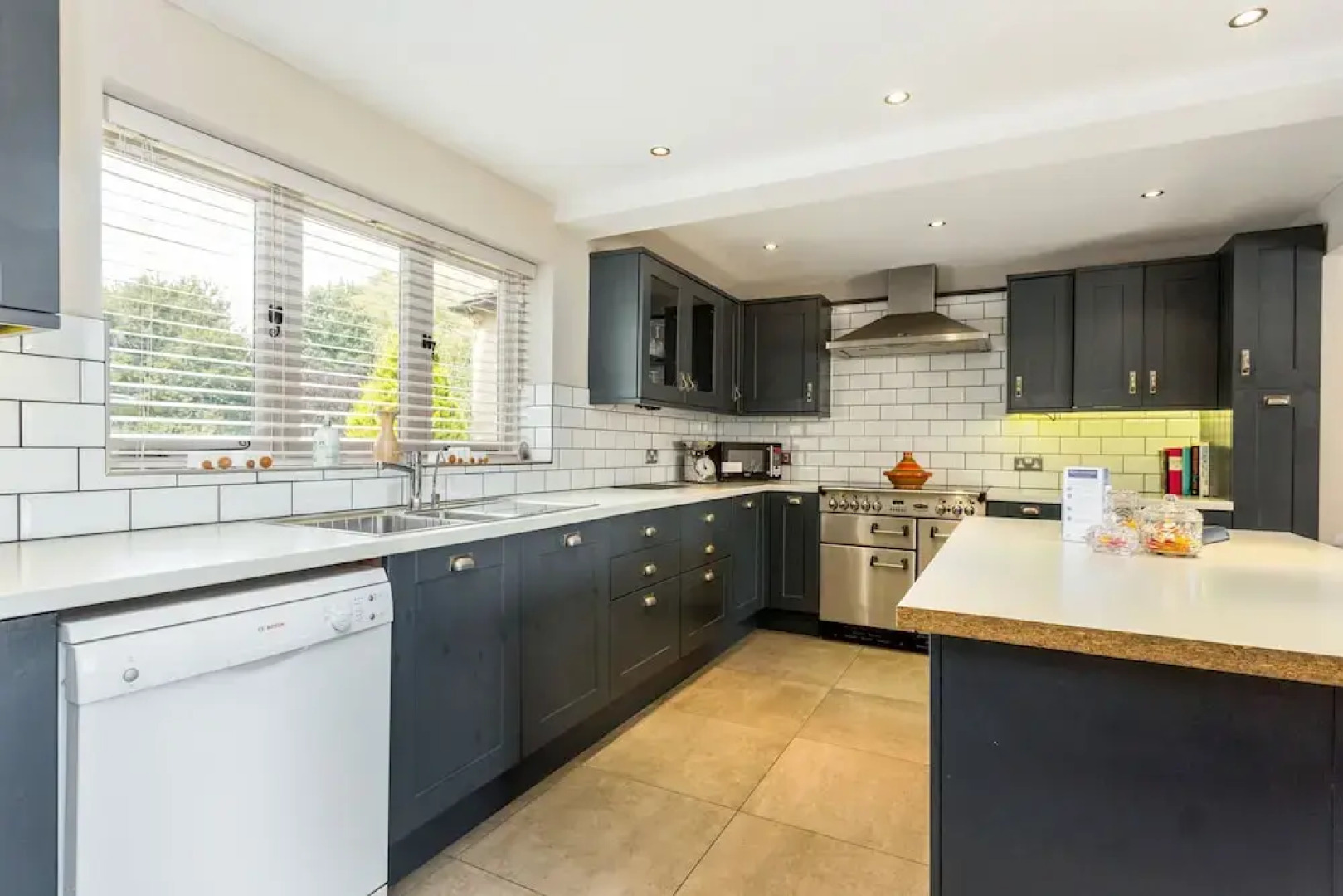 Spacious & Stylish Cotswold Family home