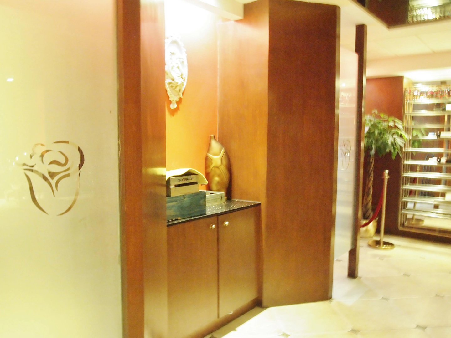 Ole London Hotel