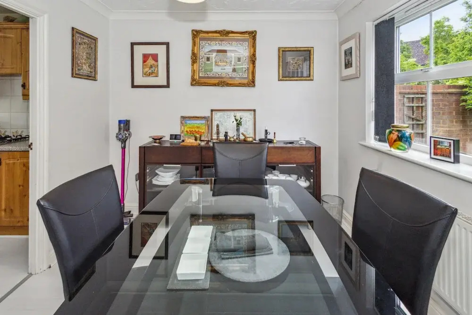 Urban Oasis - Modern 2B/2B Retreat Near Nature