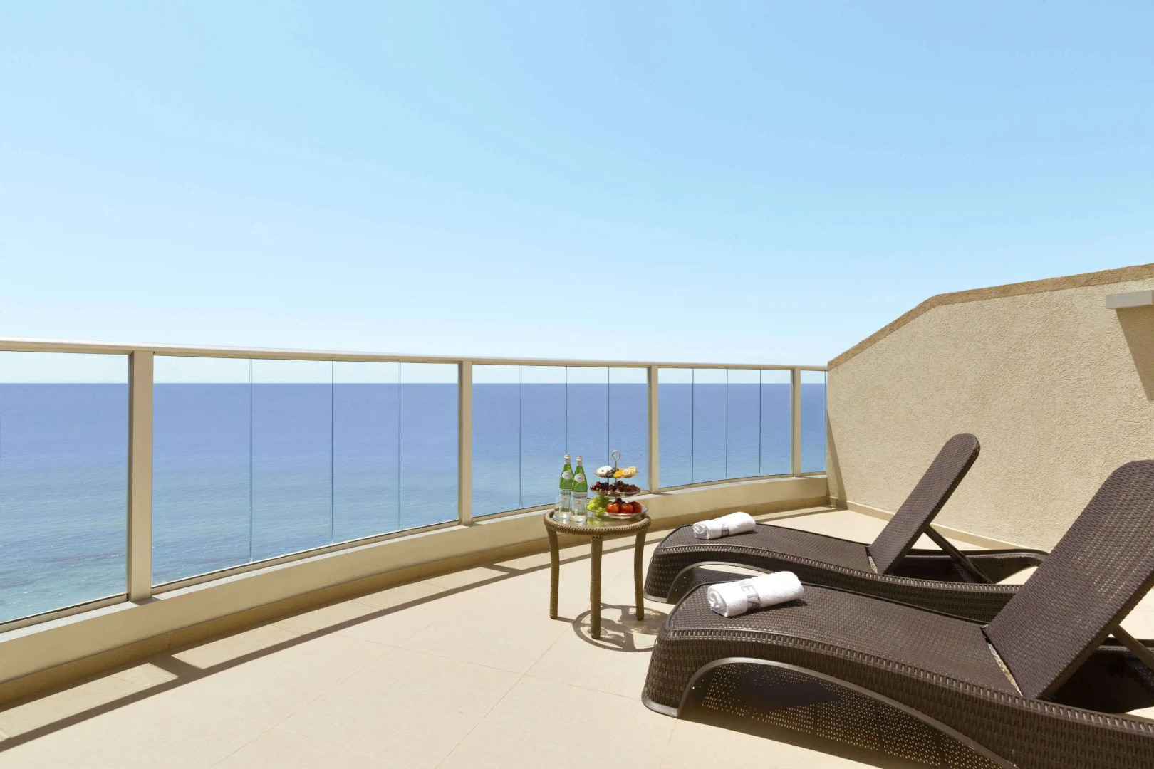 David's Harp Hotel and Suits