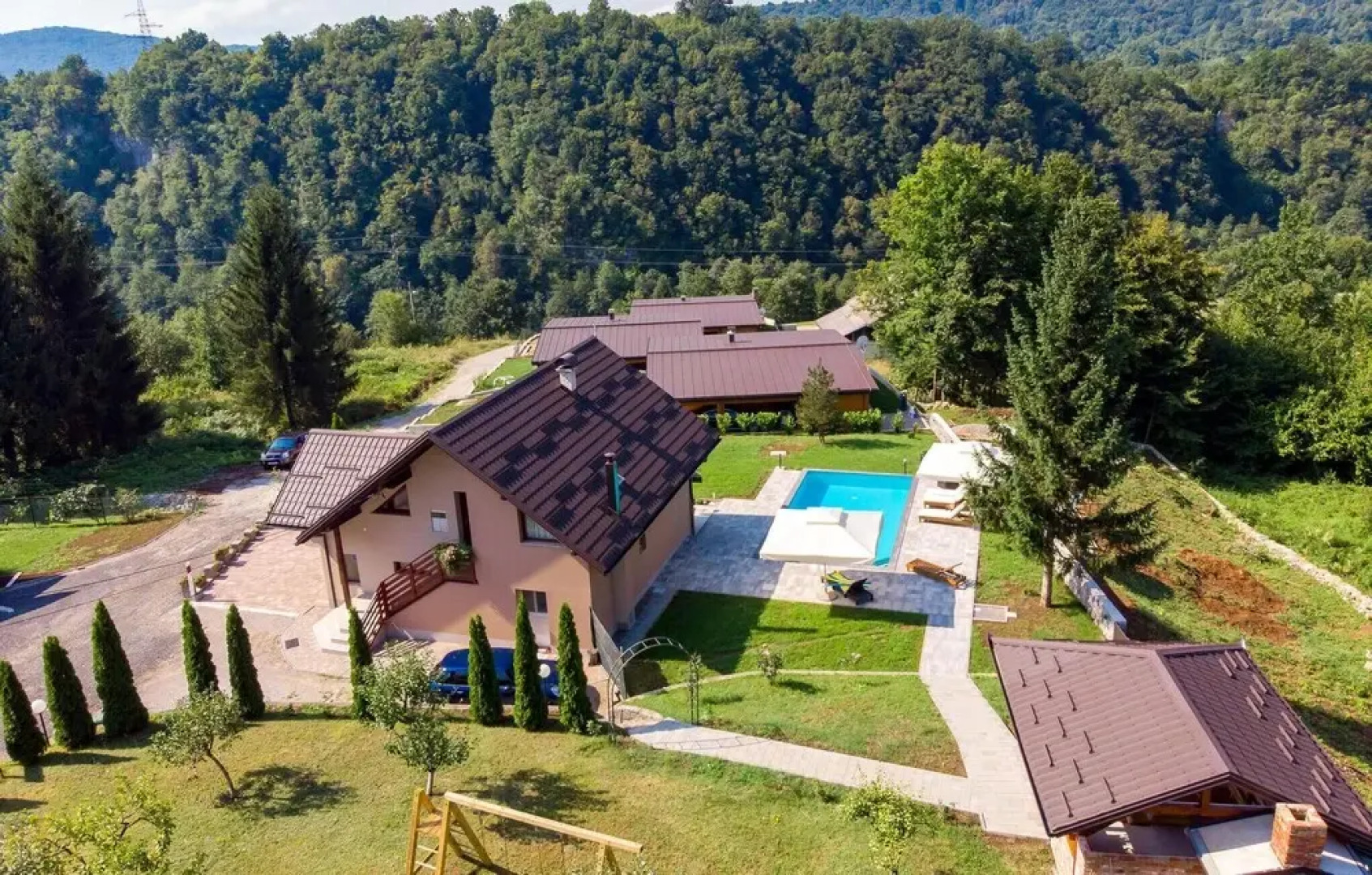 Stunning Home in Slunj With 3 Bedrooms, Wifi and Outdoor Swimming Pool