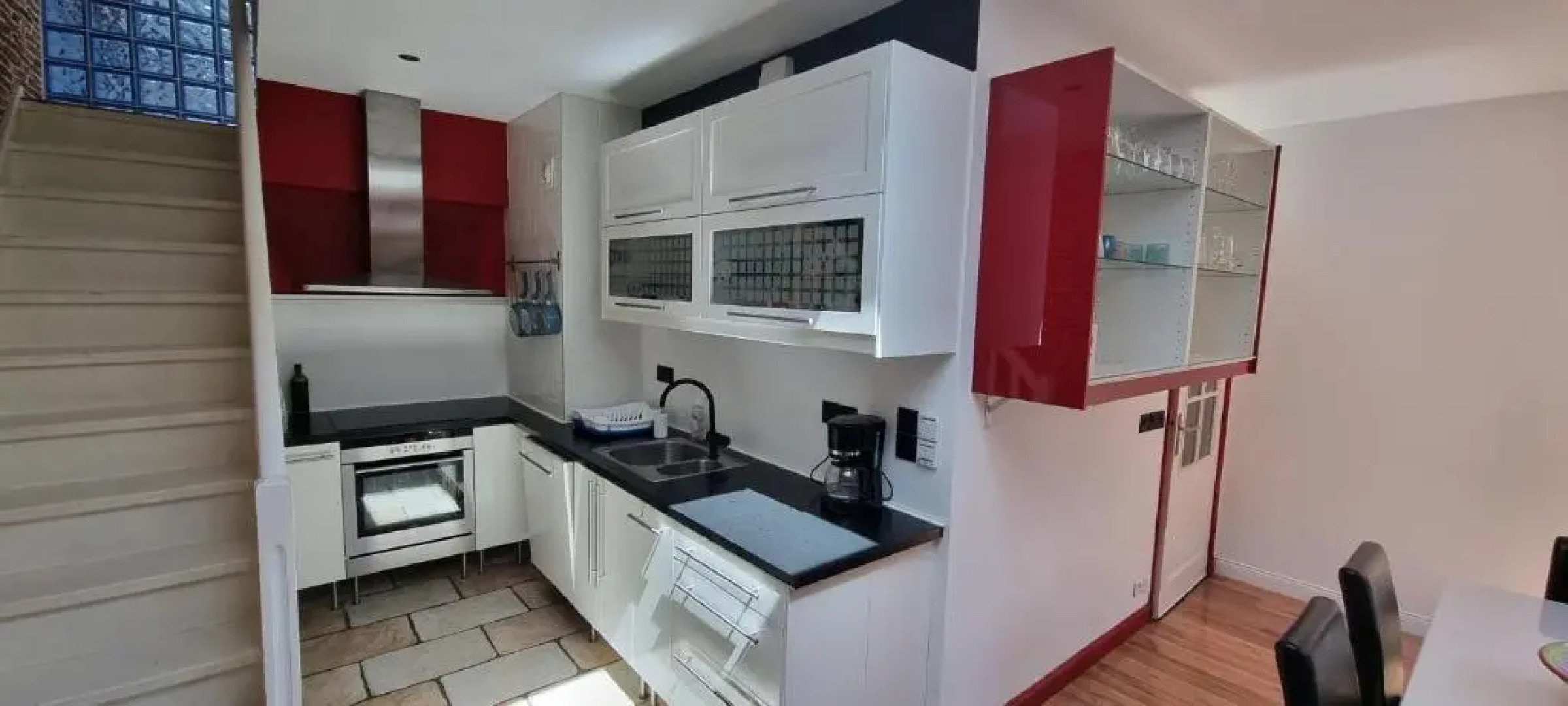 Chambre d'Hôtes sde, wc privé climatisé dans loft 80m2 Espace commun avec les habitants Salon et cuisine