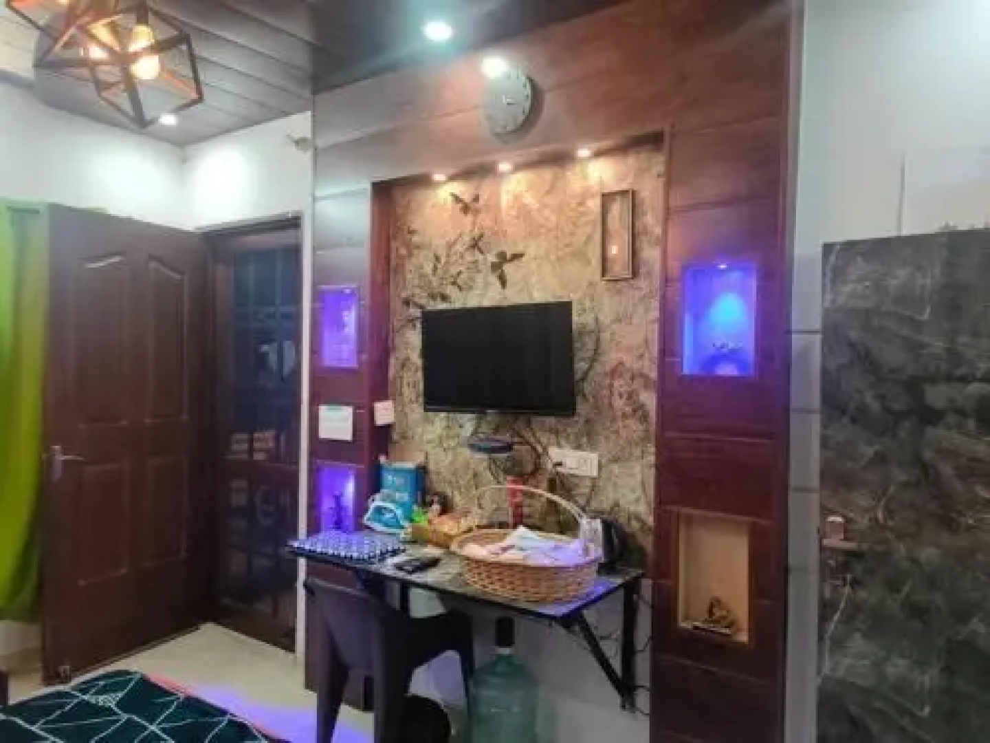 Urban Homestay-Boys Only