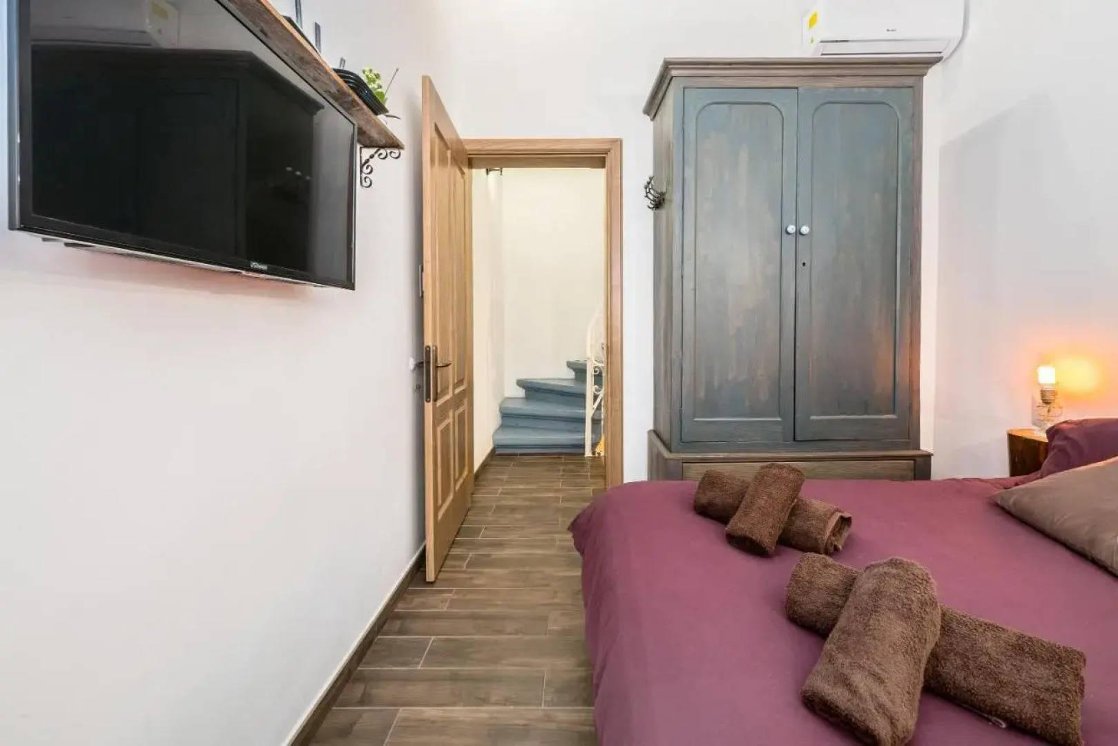 Kharmen A 1565s House with Seaviews