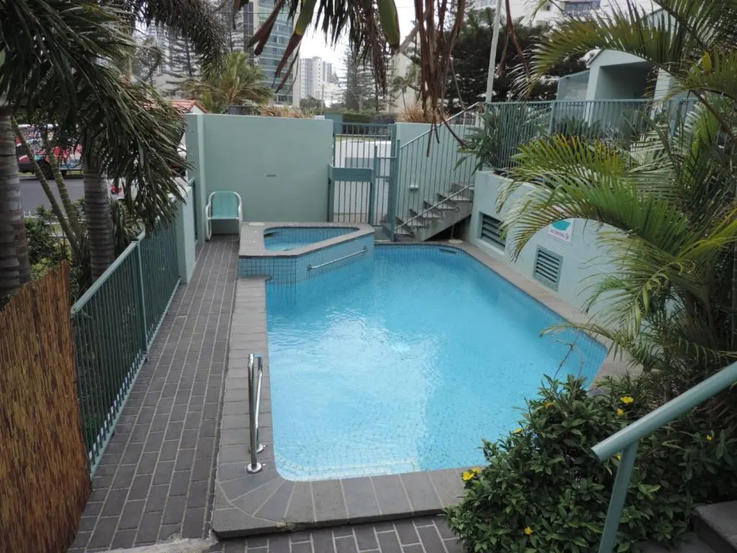 Emerald Sands Holiday Apartments