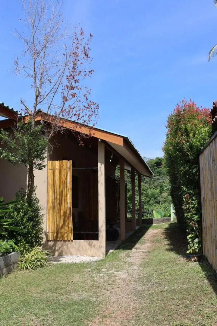 Bamboo Hut Bungalow - Adults Only