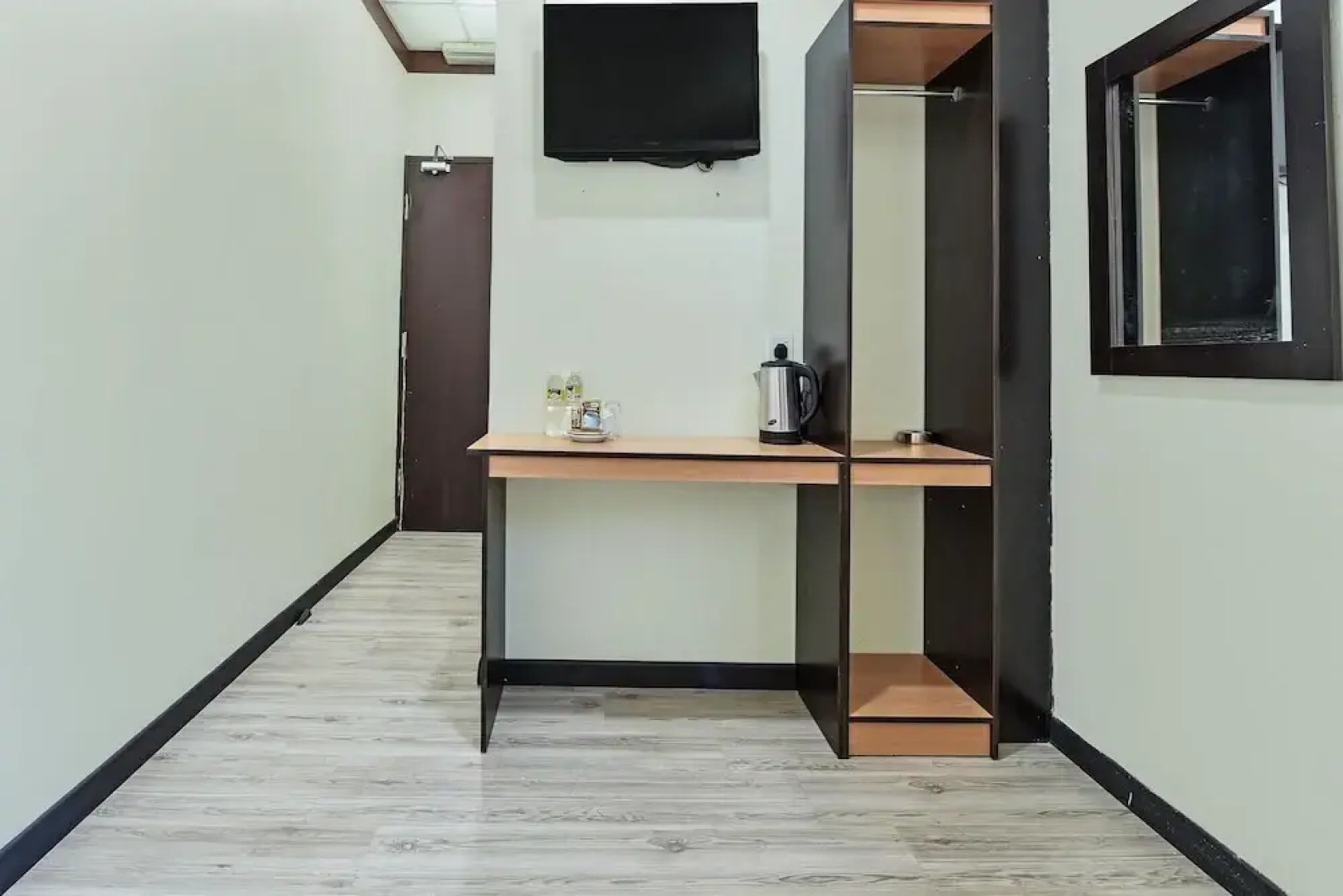 Capital O 90761 D Jiwa Hotel