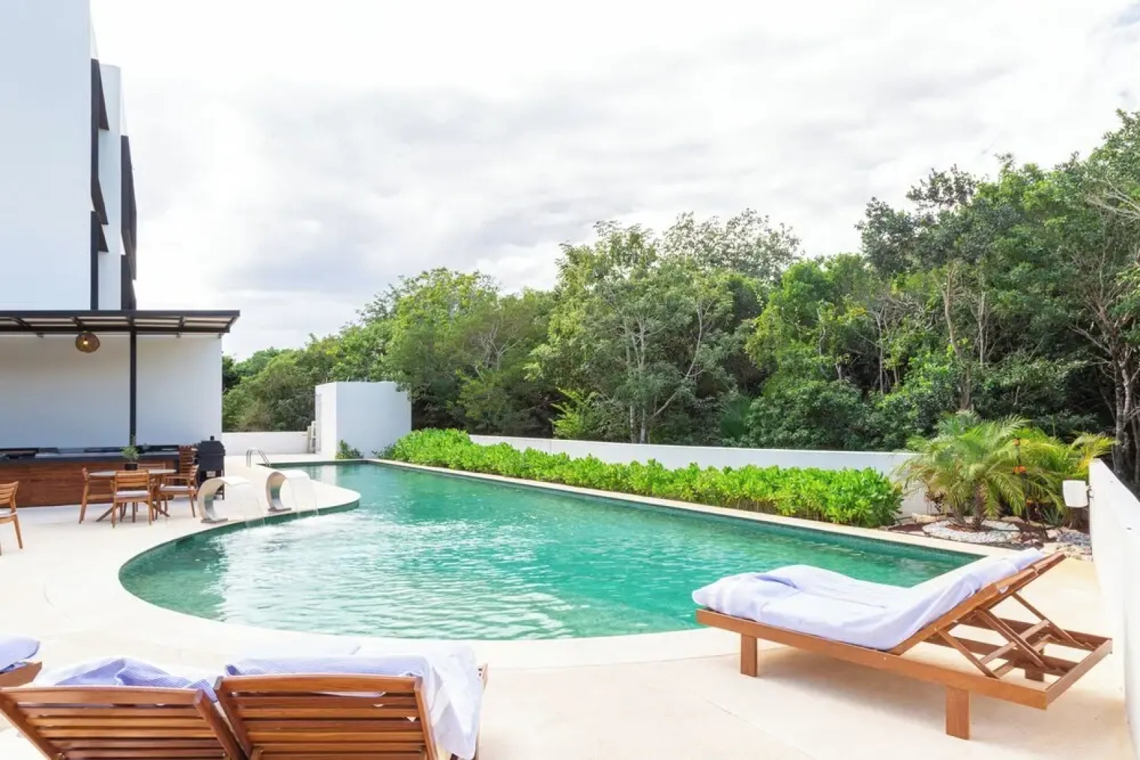 Luxurious Apartments With BBQ Pool Garden Jungle View