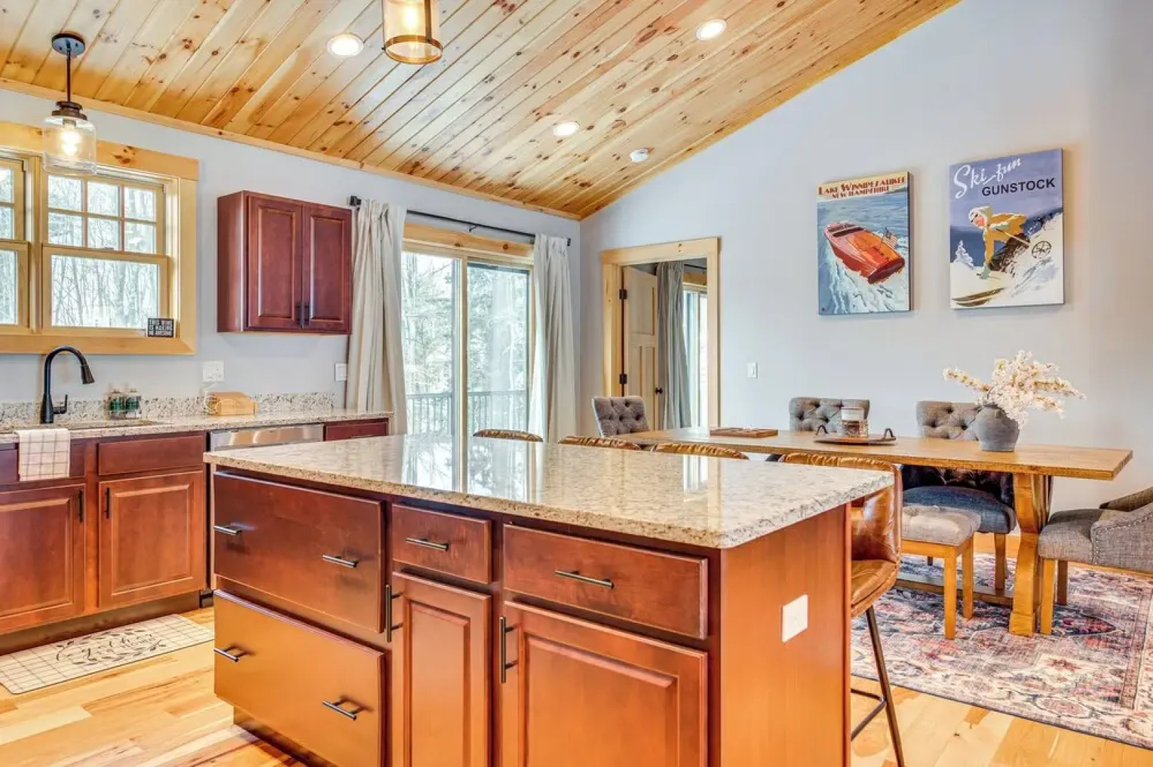 6 Mi to Lake Winnipesaukee: New Hampshire Home