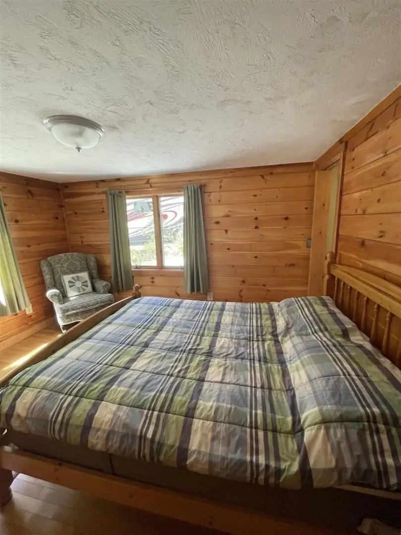 Good Times Chalet Limit 19 5 Bedroom Chalet by RedAwning