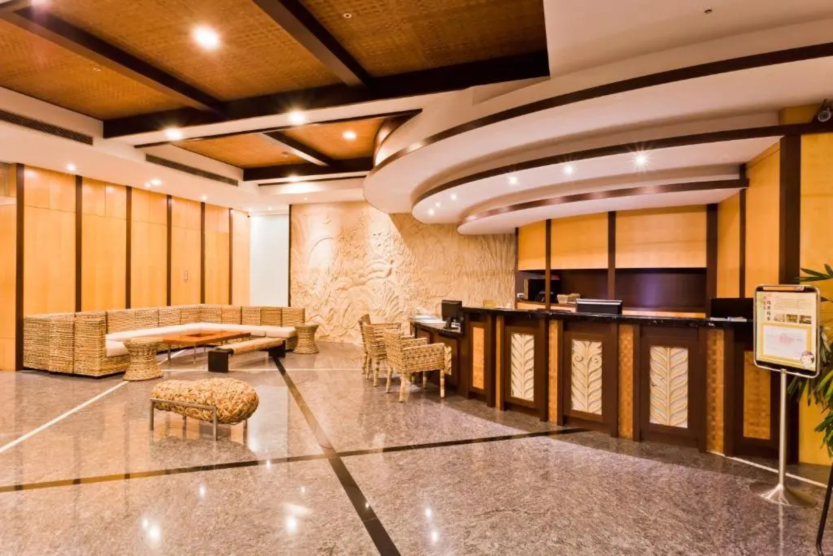 The Loft Seaside Suites