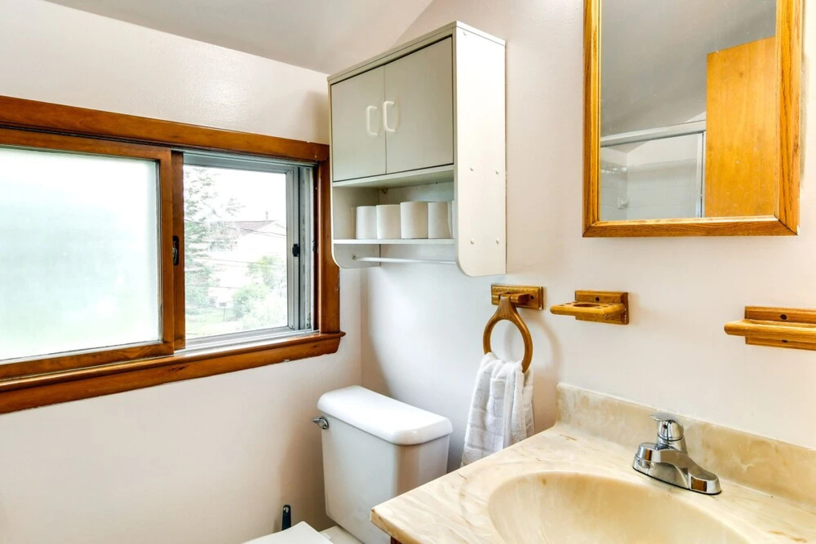 Depew Vacation Rental ~ 10 Mi to Buffalo!