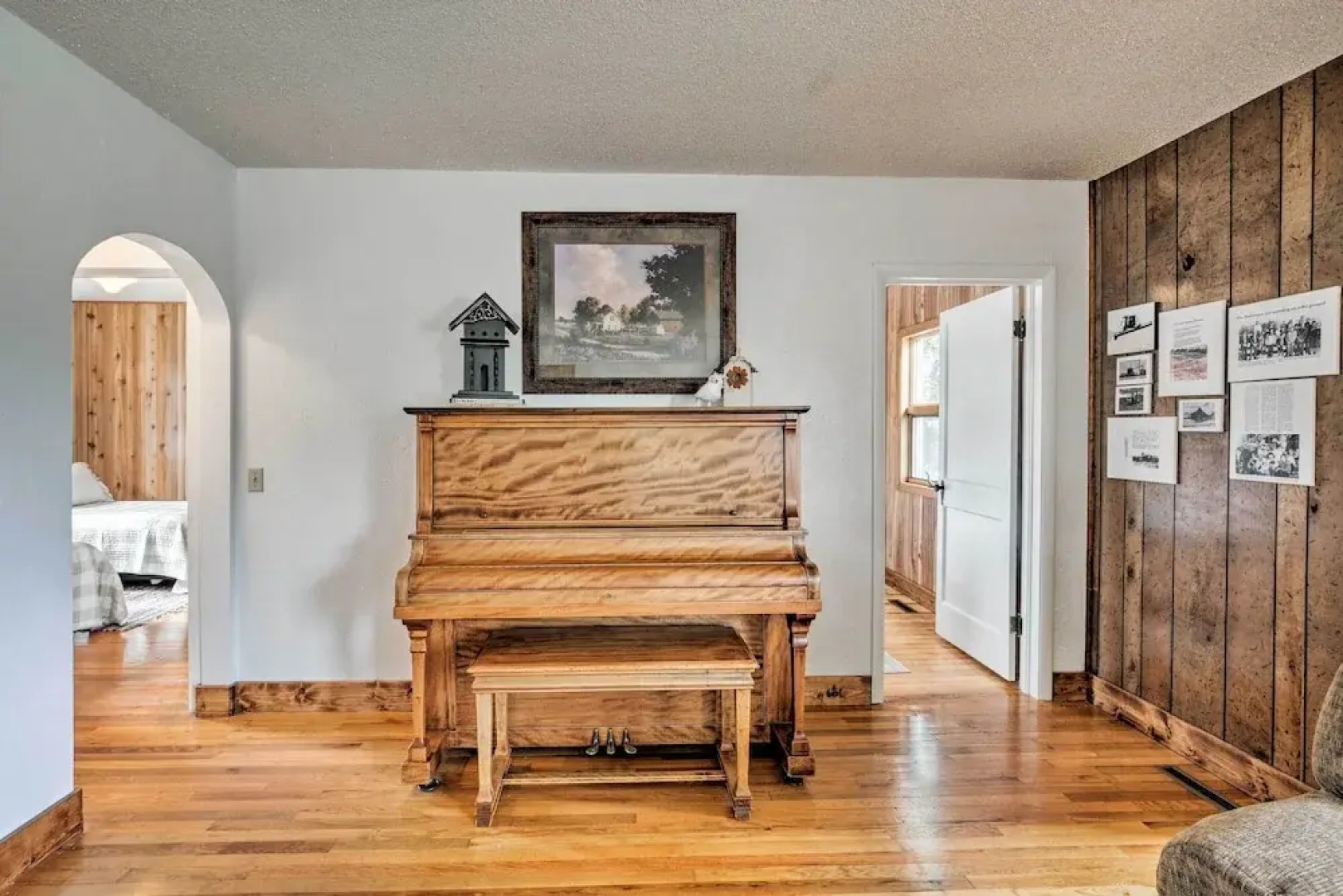 Farmhouse in Country Setting Near Gravity Hill