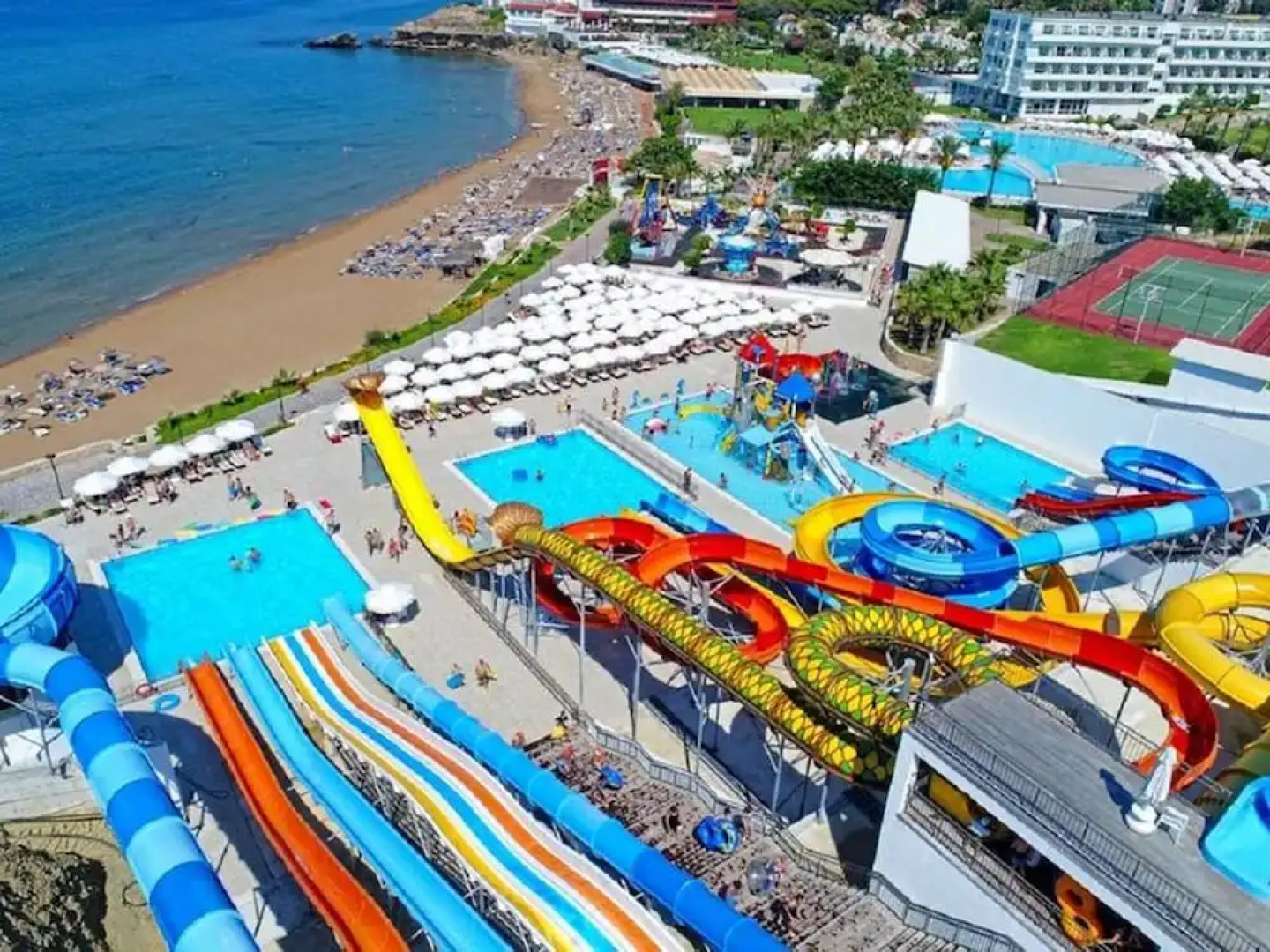 Sea Cliff villa, 4 beds, sleeps 2- 7, Free Wifi, Heated Pool option.