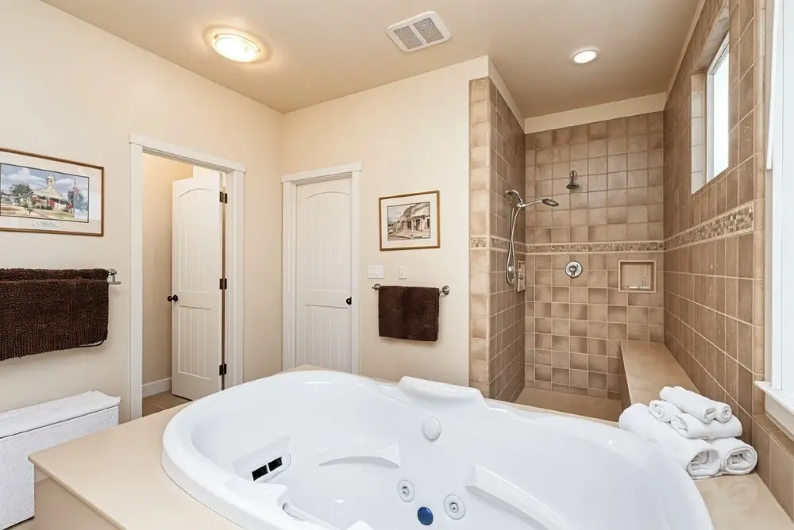 Casa Cassaretto - This Beautiful Lakefront Home is Only 50 yards from Marina Beach by Yosemite Region Resorts