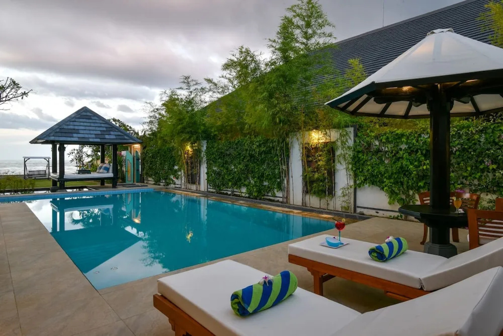 Villa Lovina Beach 2