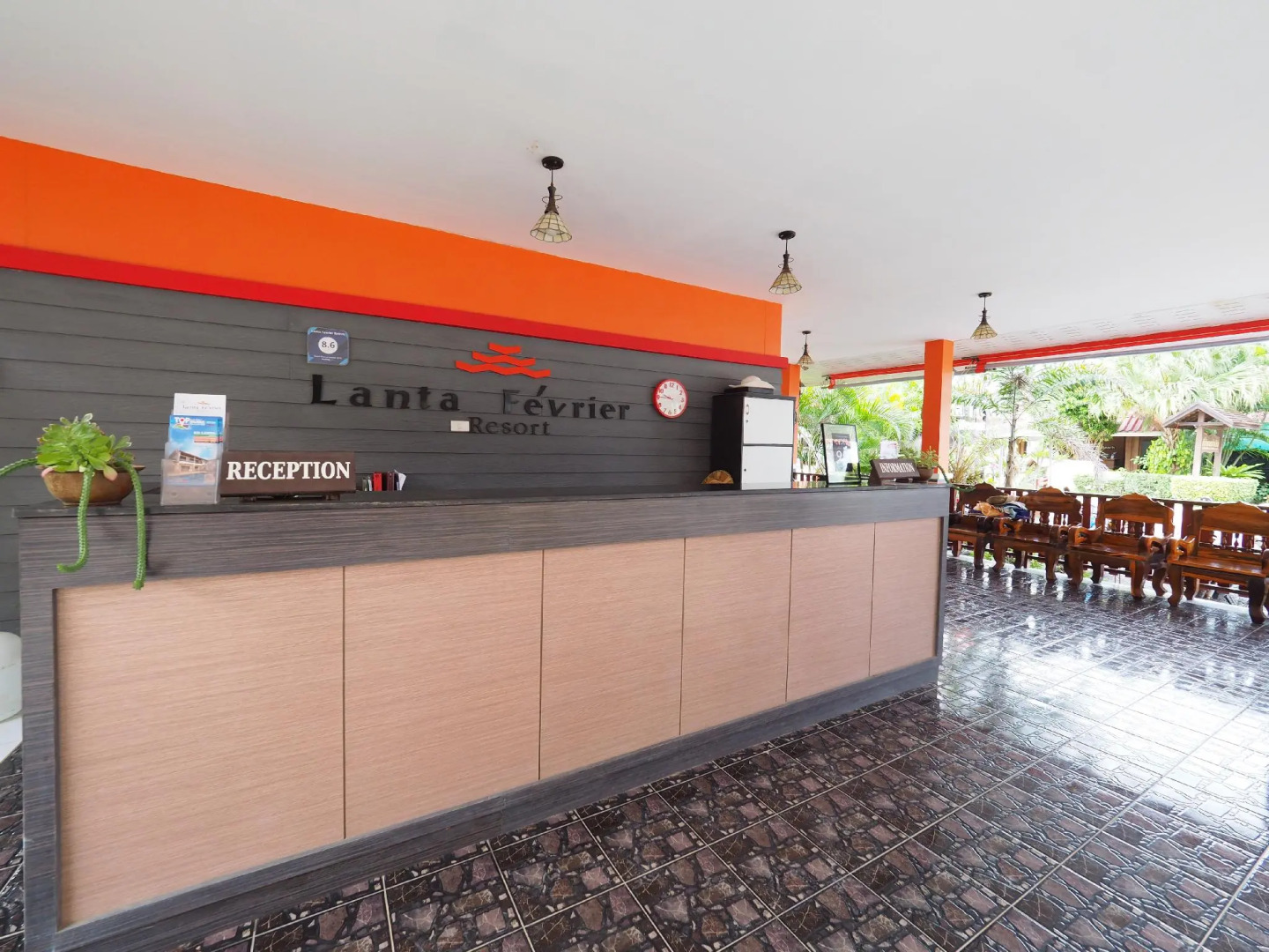 Lanta Fevrier Resort