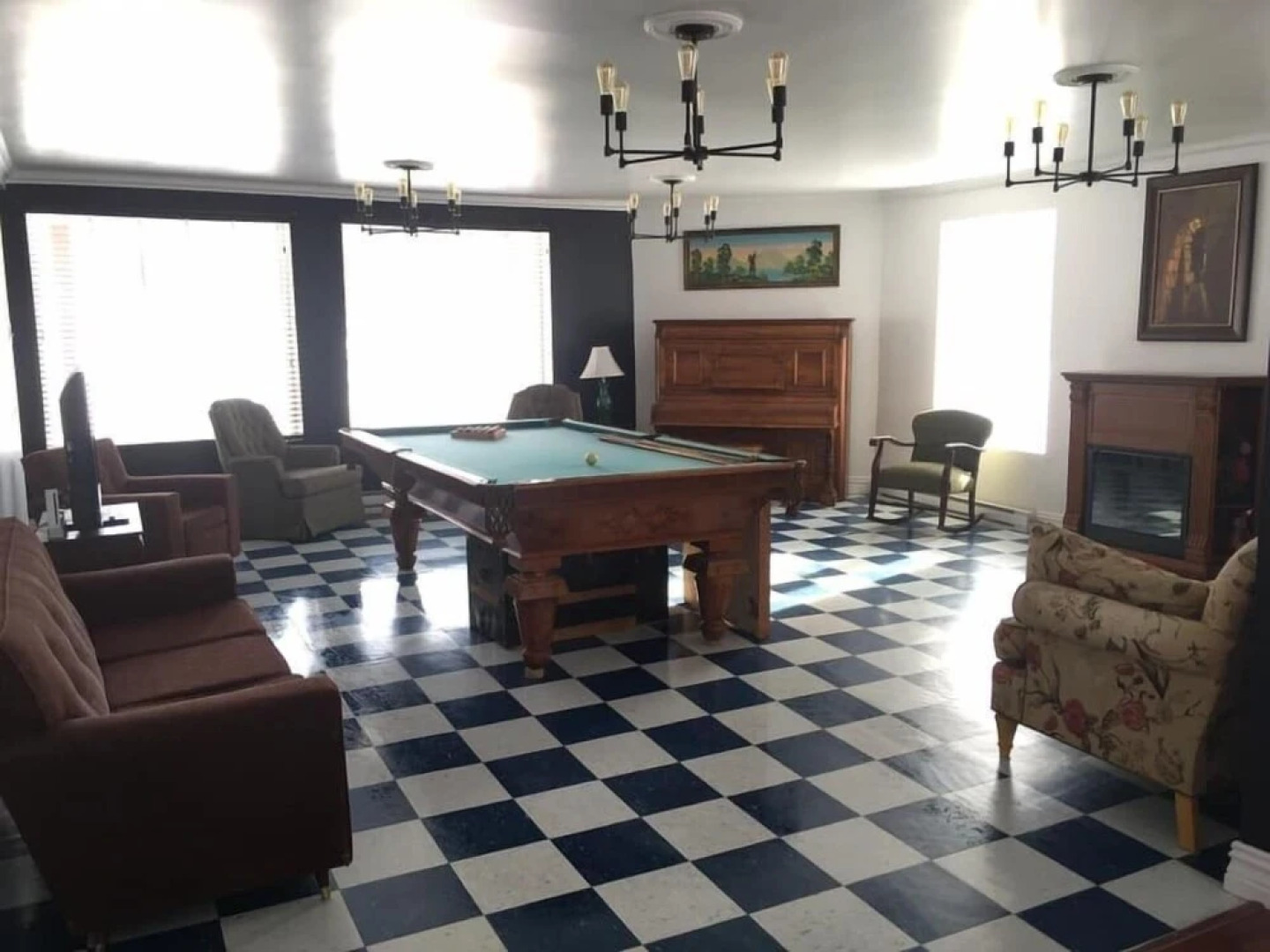 Auberge au toit rouge