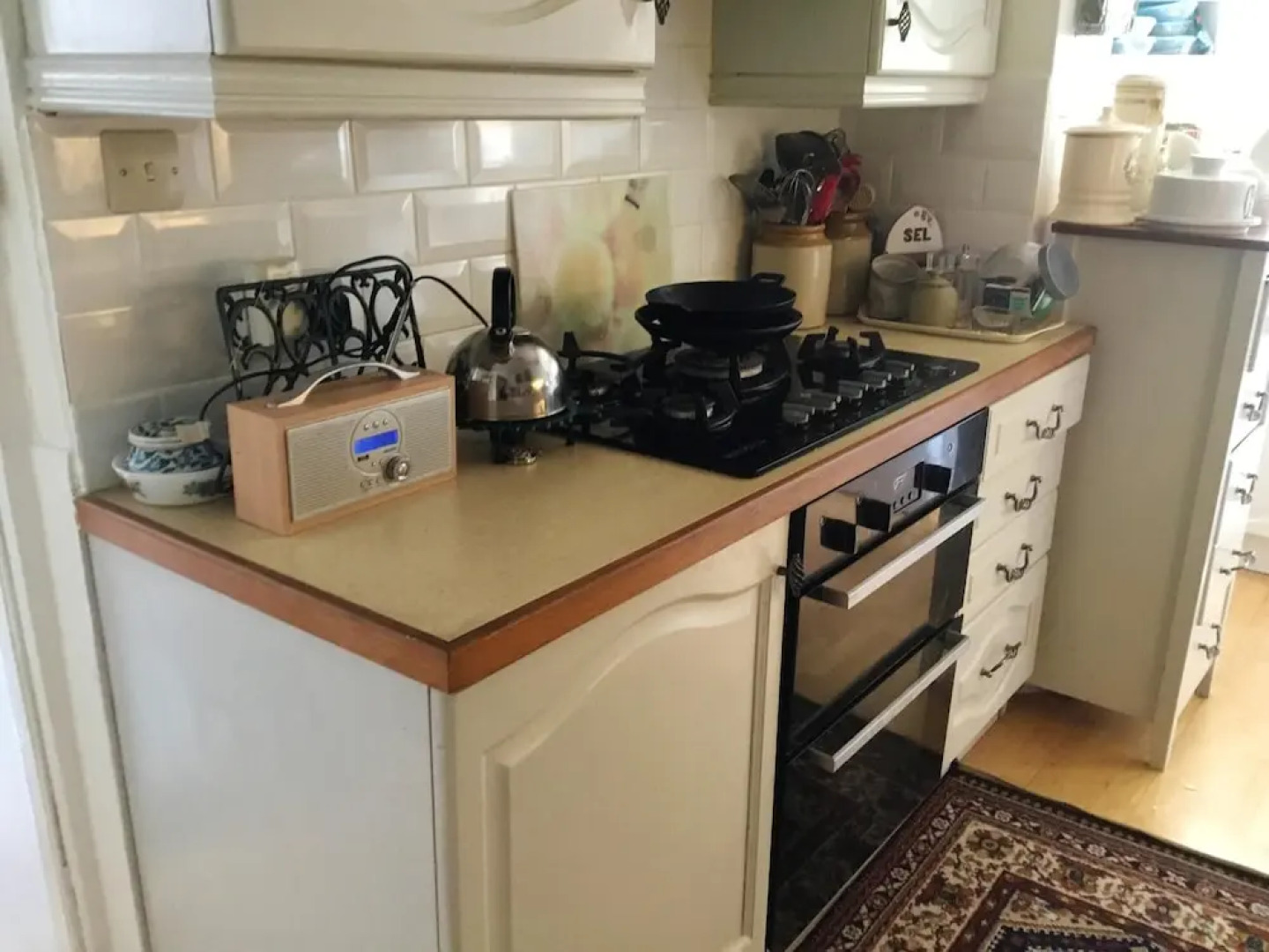 House With 4 Bedrooms in Warminster , With Enclosed Garden and Wifi