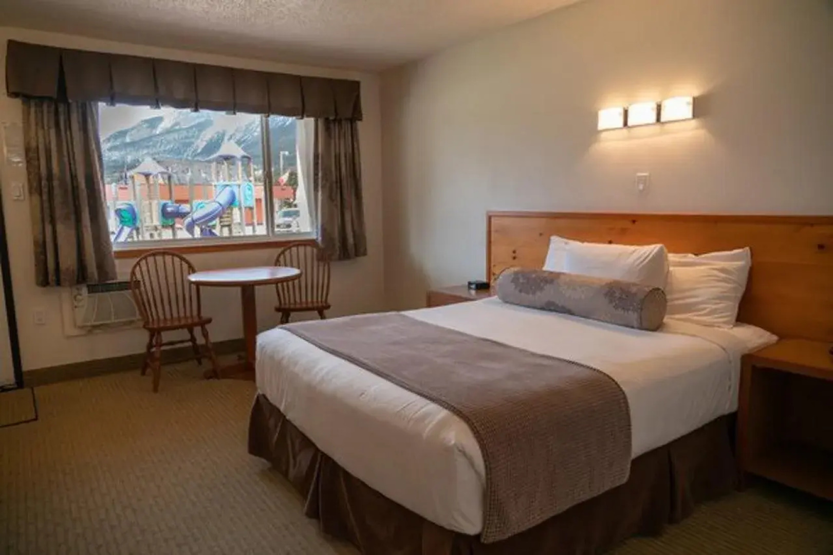 Rocky Mountain Ski Lodge