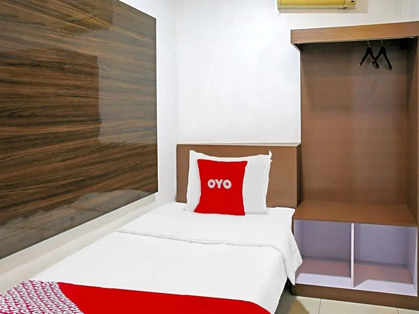 OYO 90221 Makarim Guest House Syariah