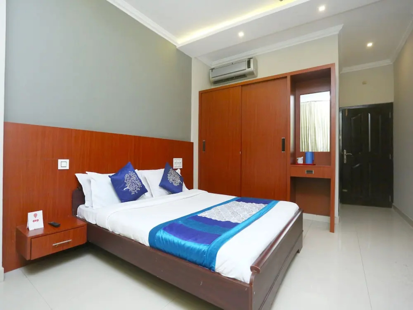 OYO 5075 Khaleej Residency