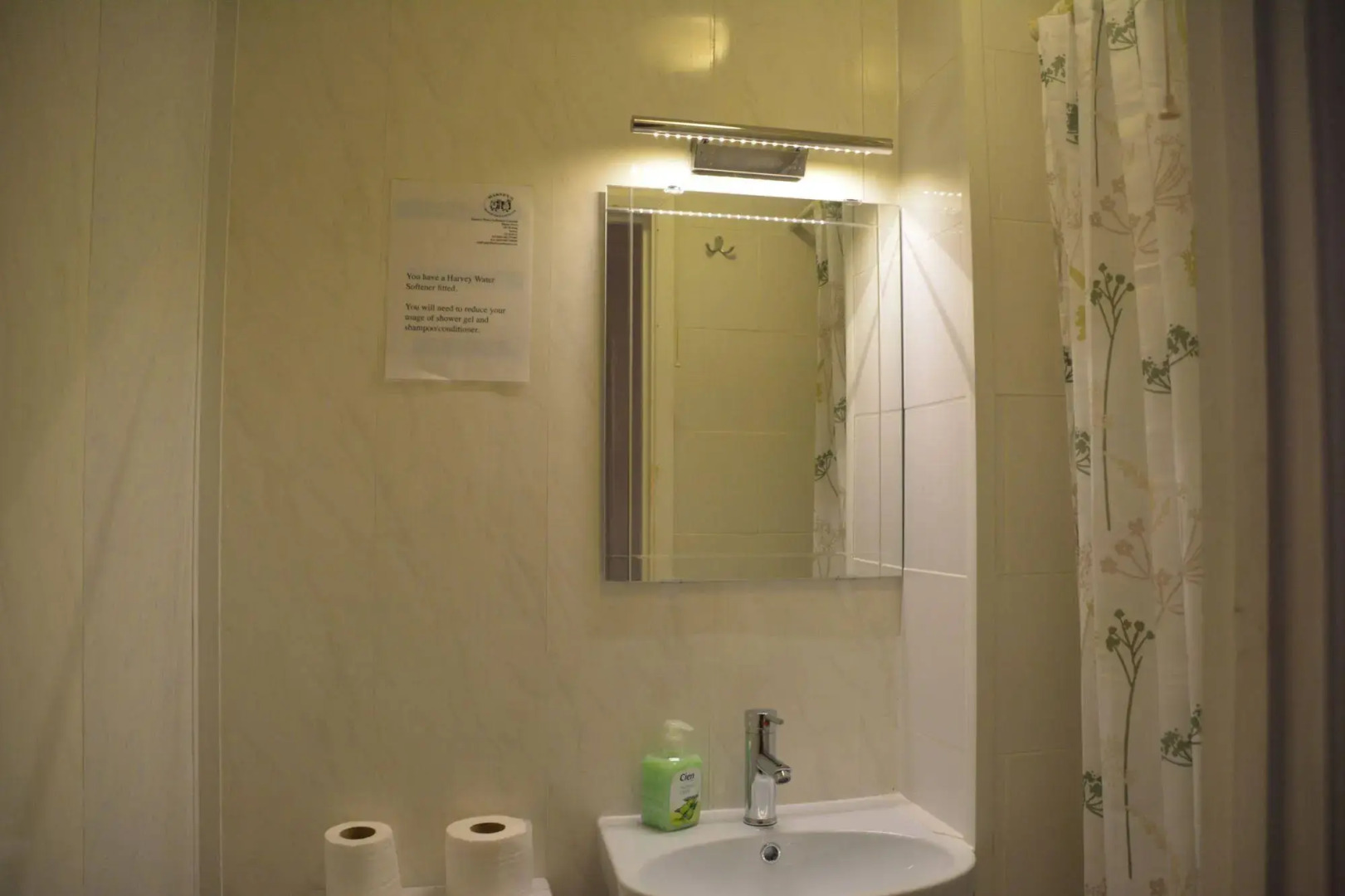 Crown Lodge Guest House