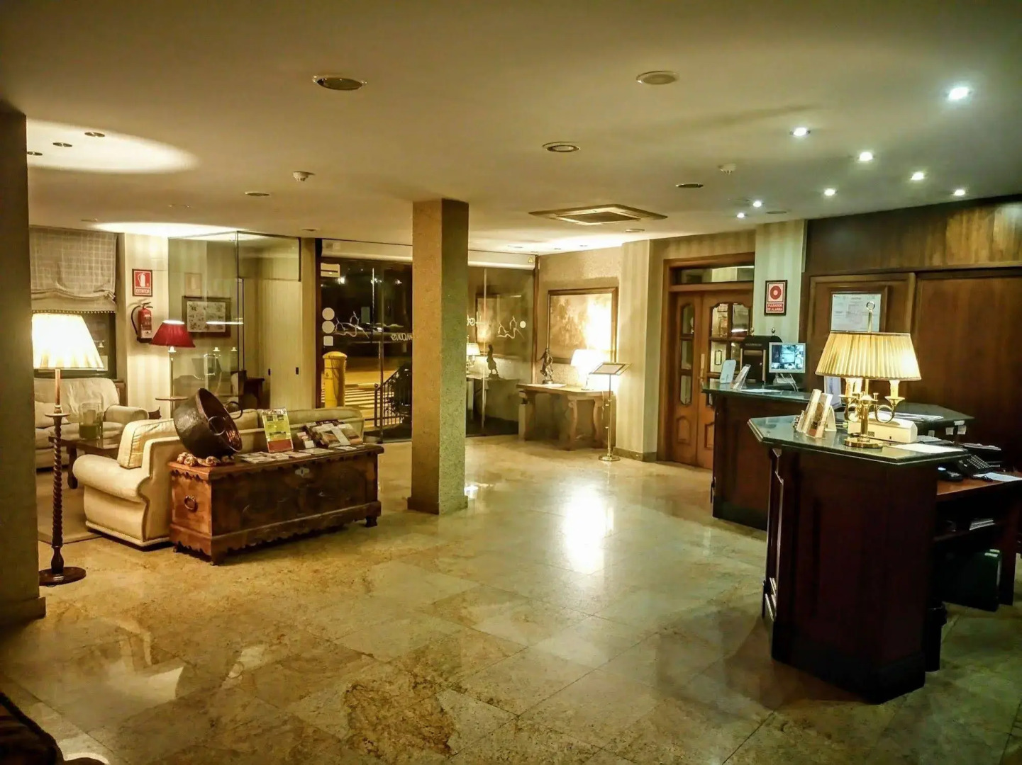 Hotel Ele Puente Romano