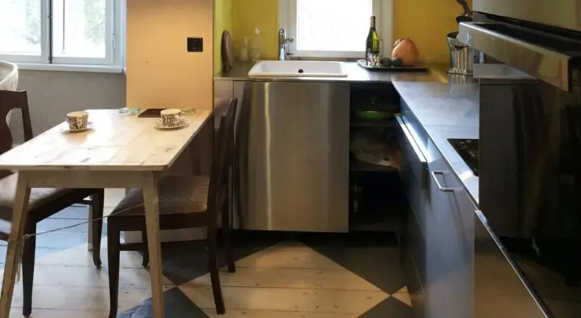 History Designer Flat