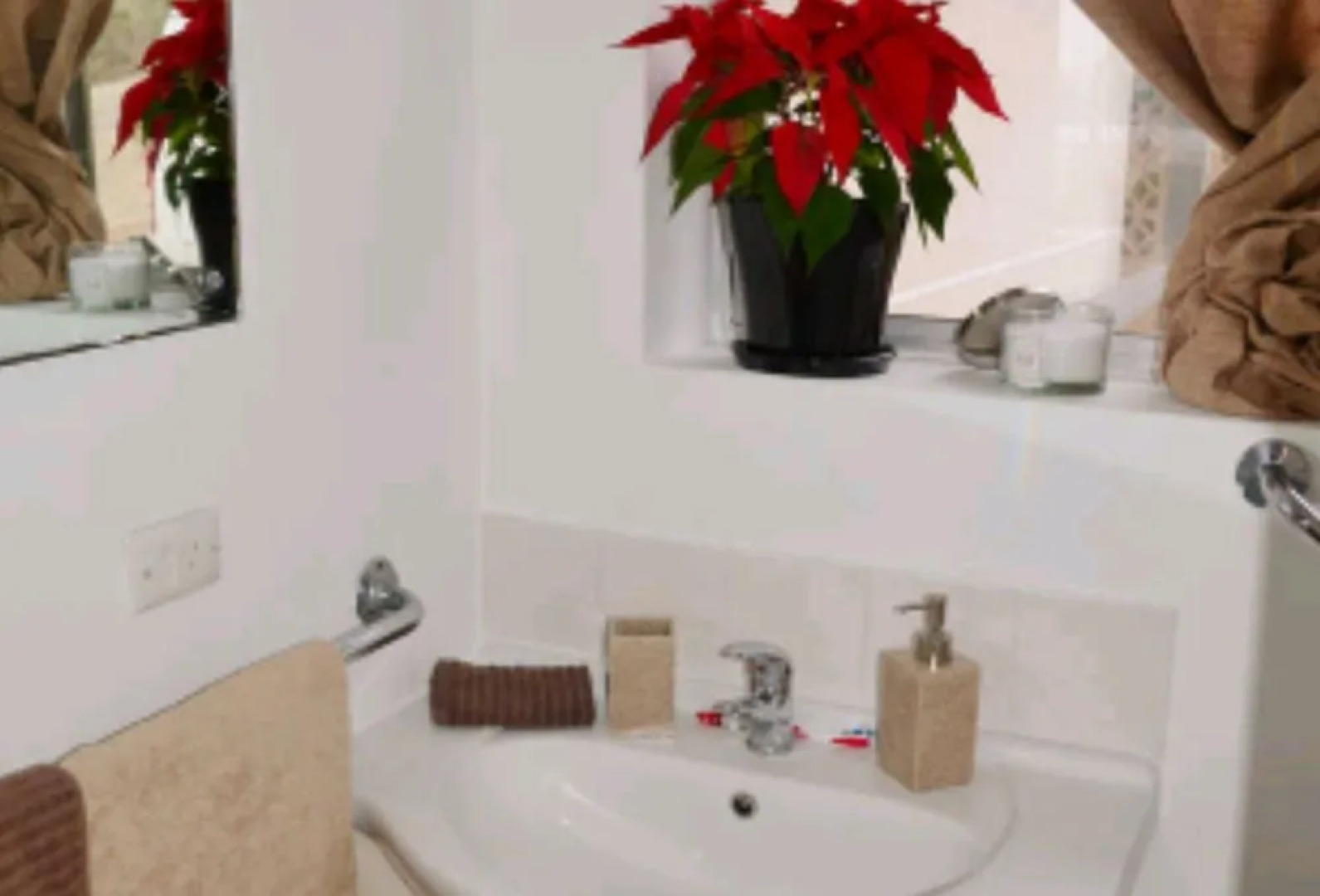 Apartment On Tennyson