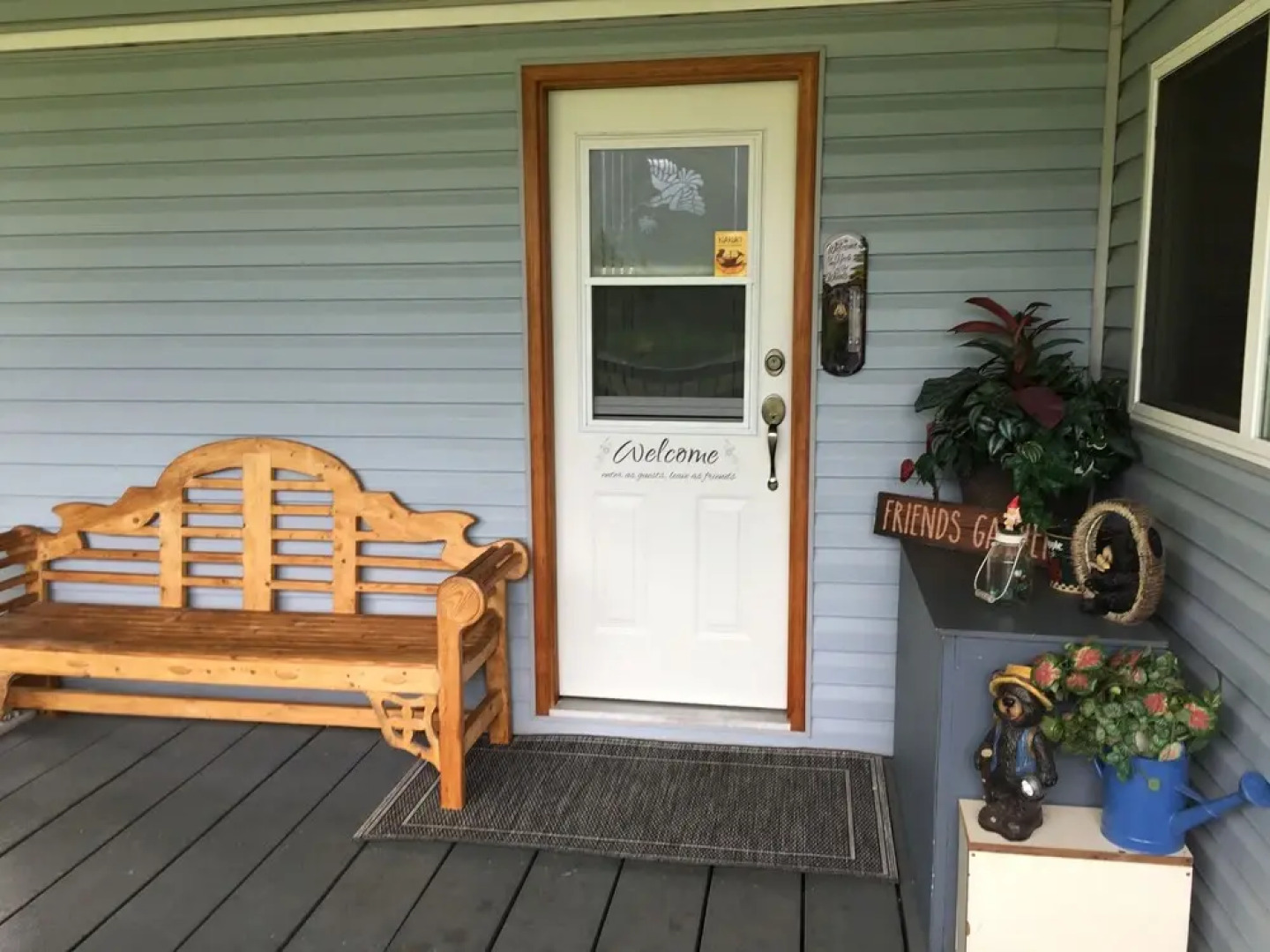 Nana's Nest And Breakfast