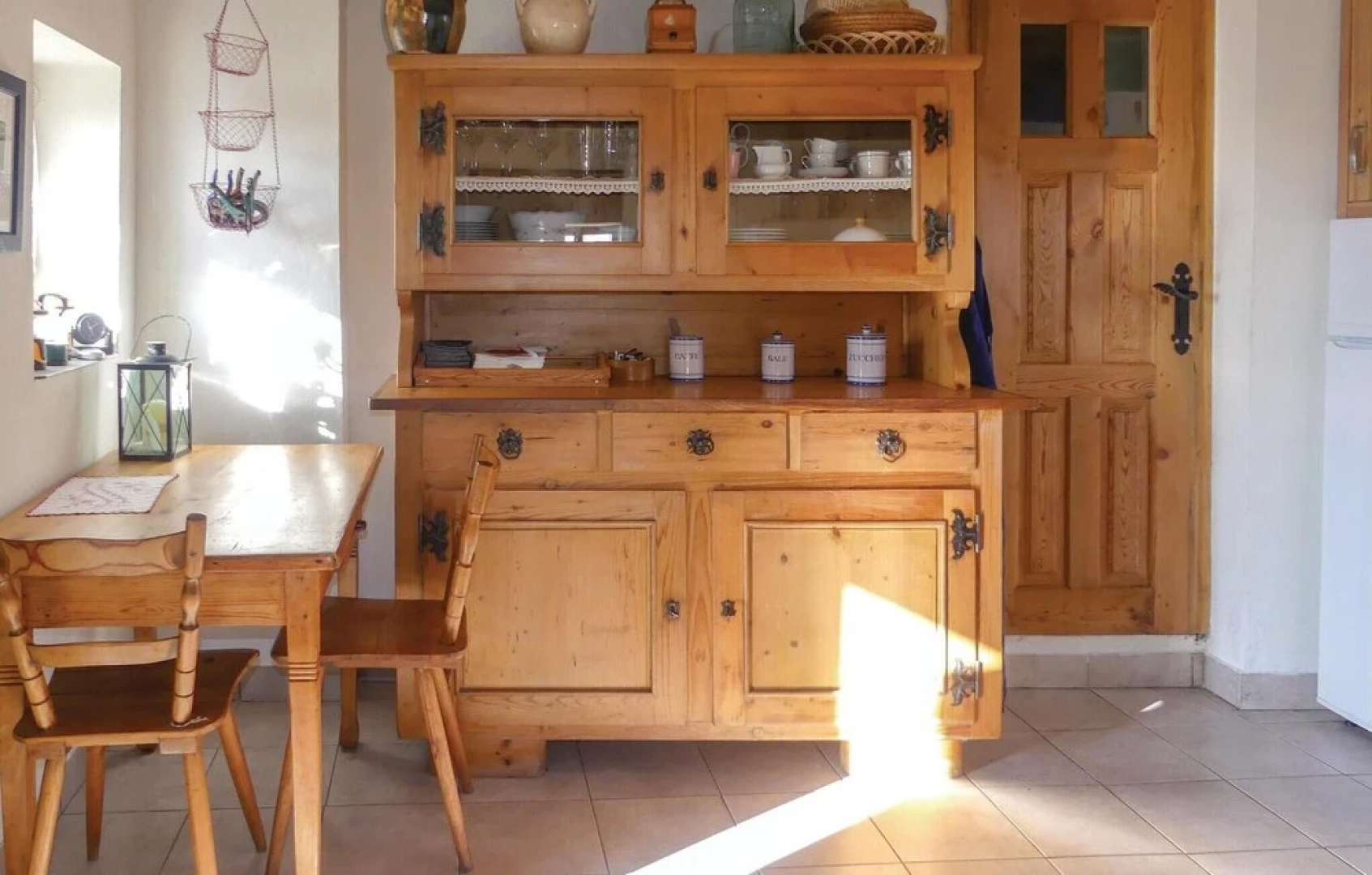 Stunning Home in Gaas With 2 Bedrooms