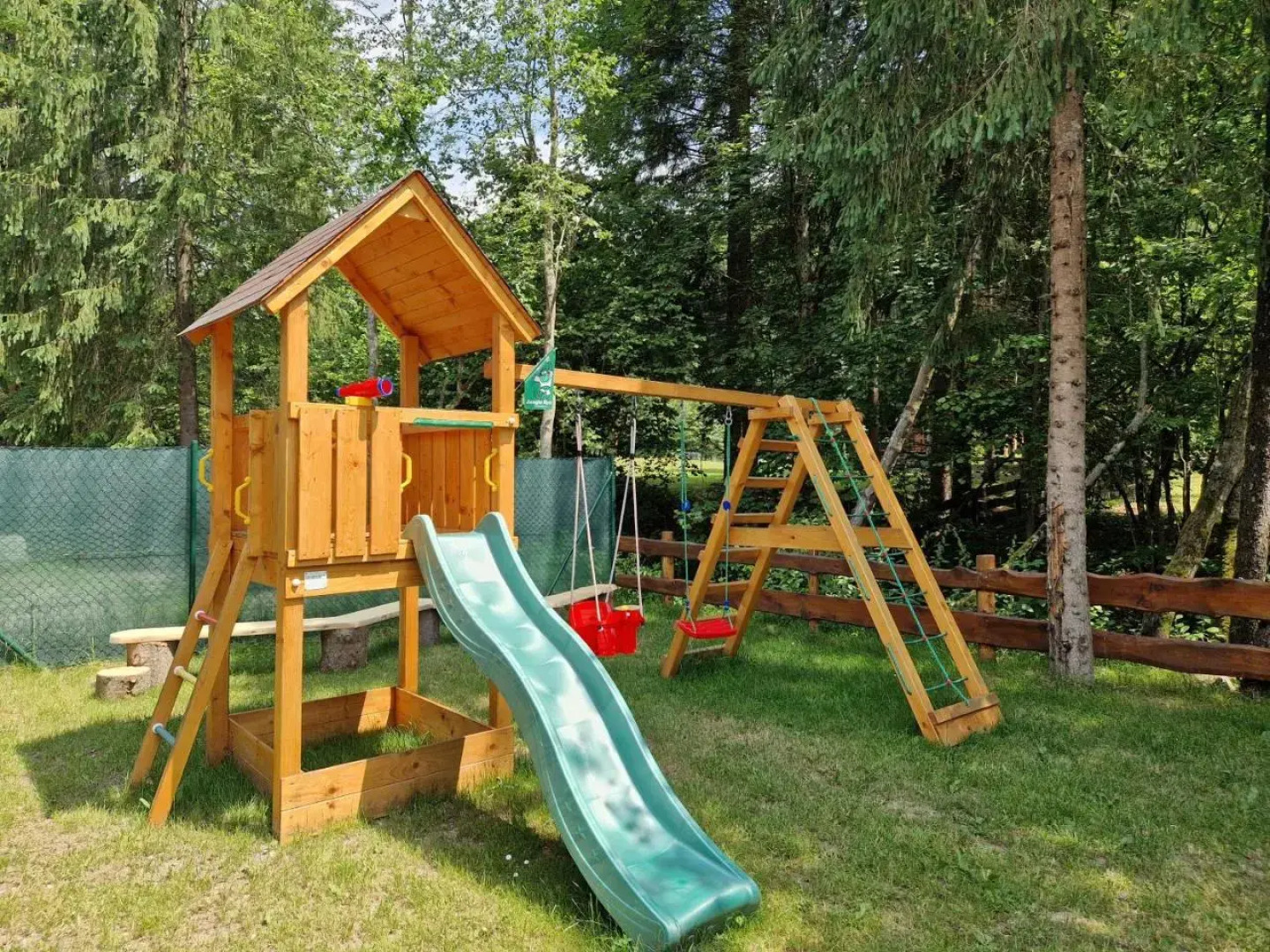 Pension/Apartments Kúria na Táloch