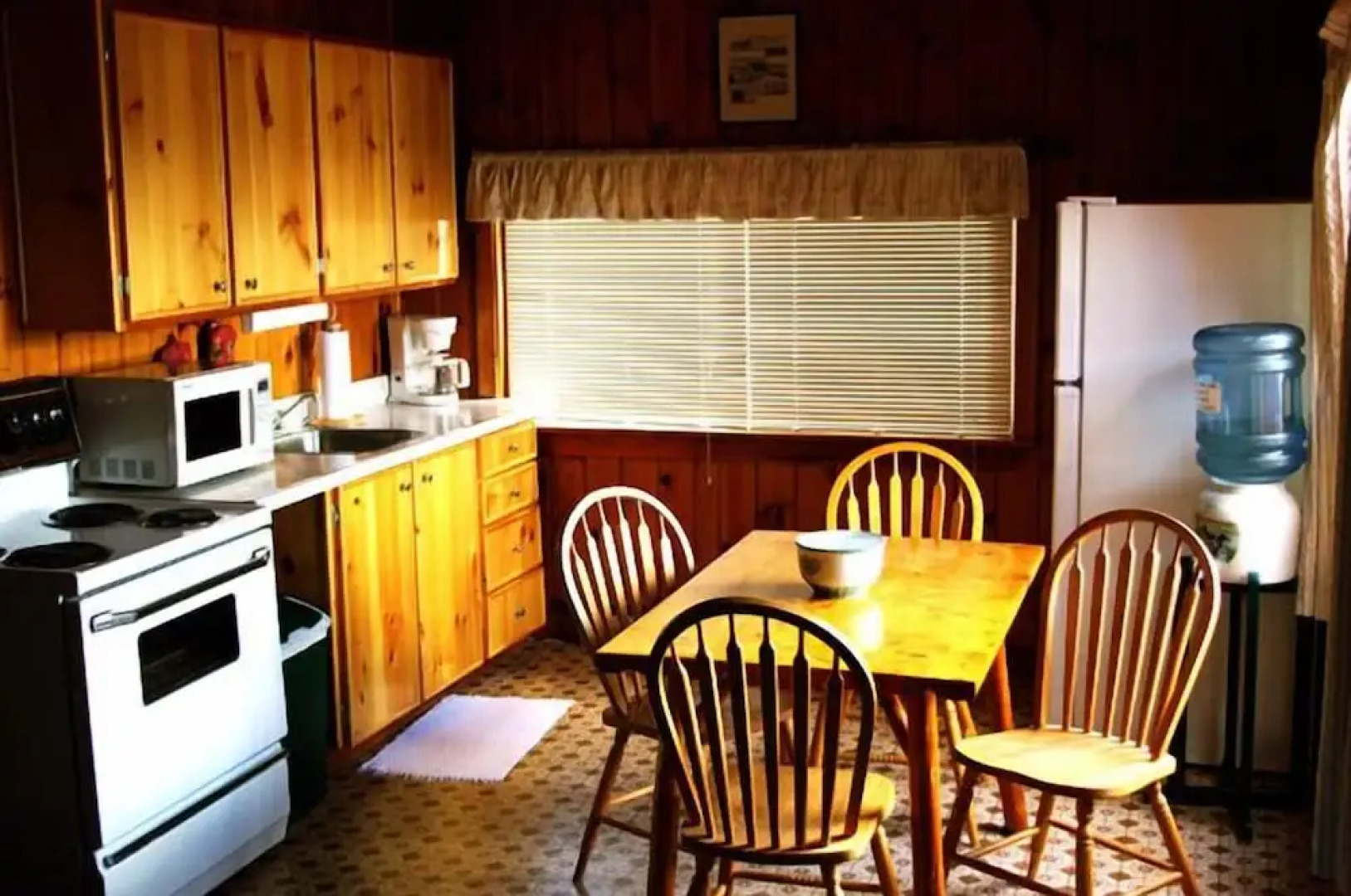 Hay Lake Lodge & Cottages