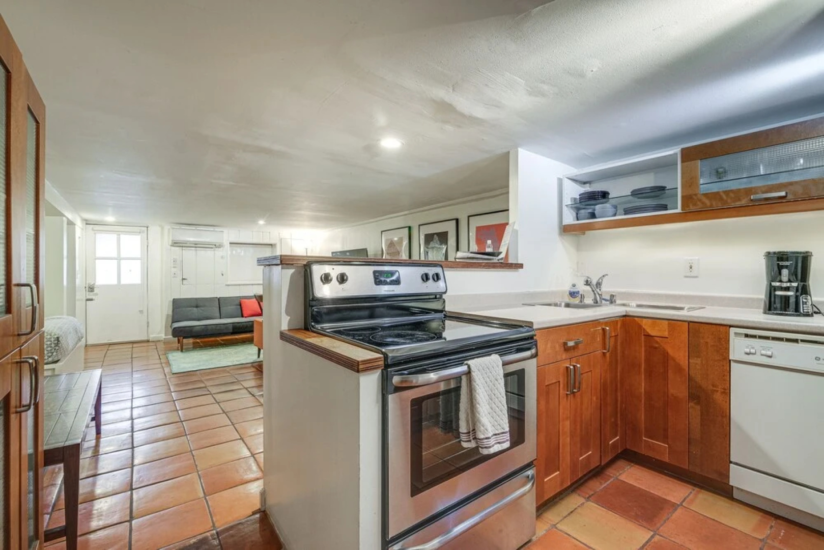 DC Apartment: 2 Mi to National Mall!