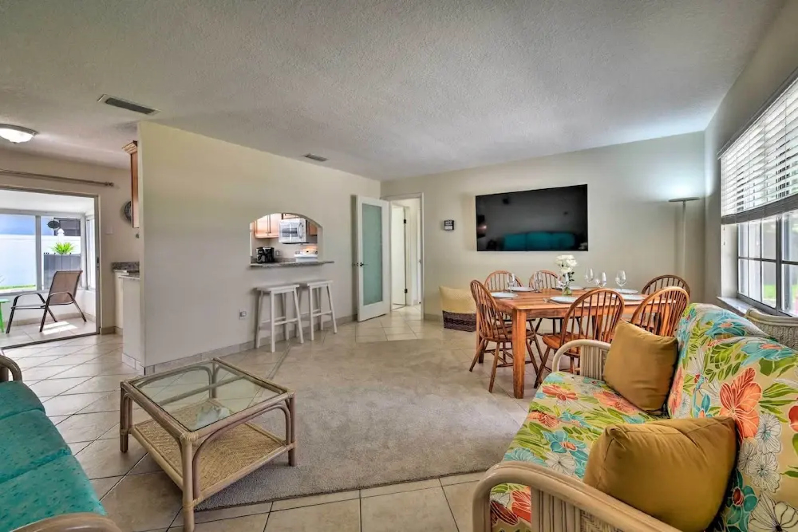 Apollo Beach Gem w/ Pool: 'the Flamingo House'