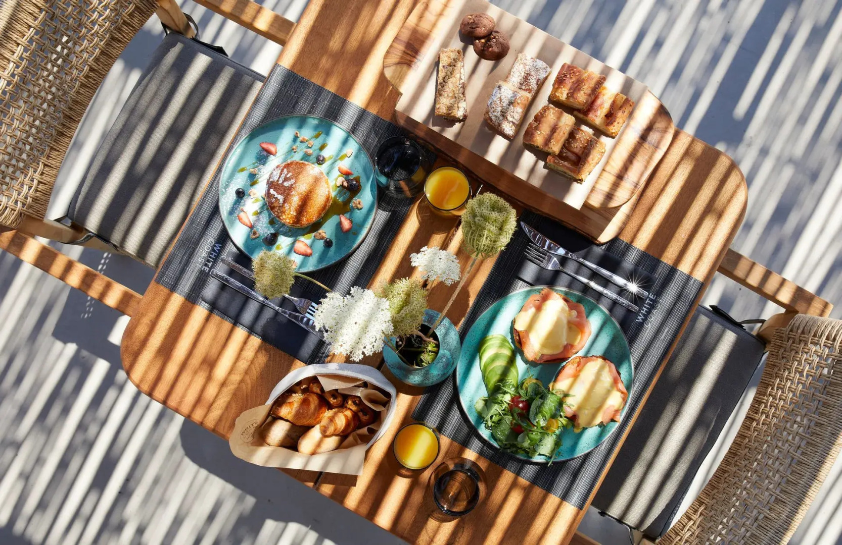 White Coast Pool Suites