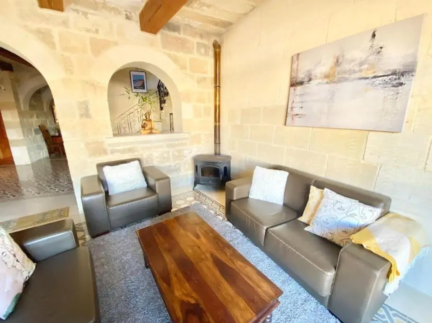 Villa Rossa Gozo - 5 bedroom ensuite with pool & jacuzzi
