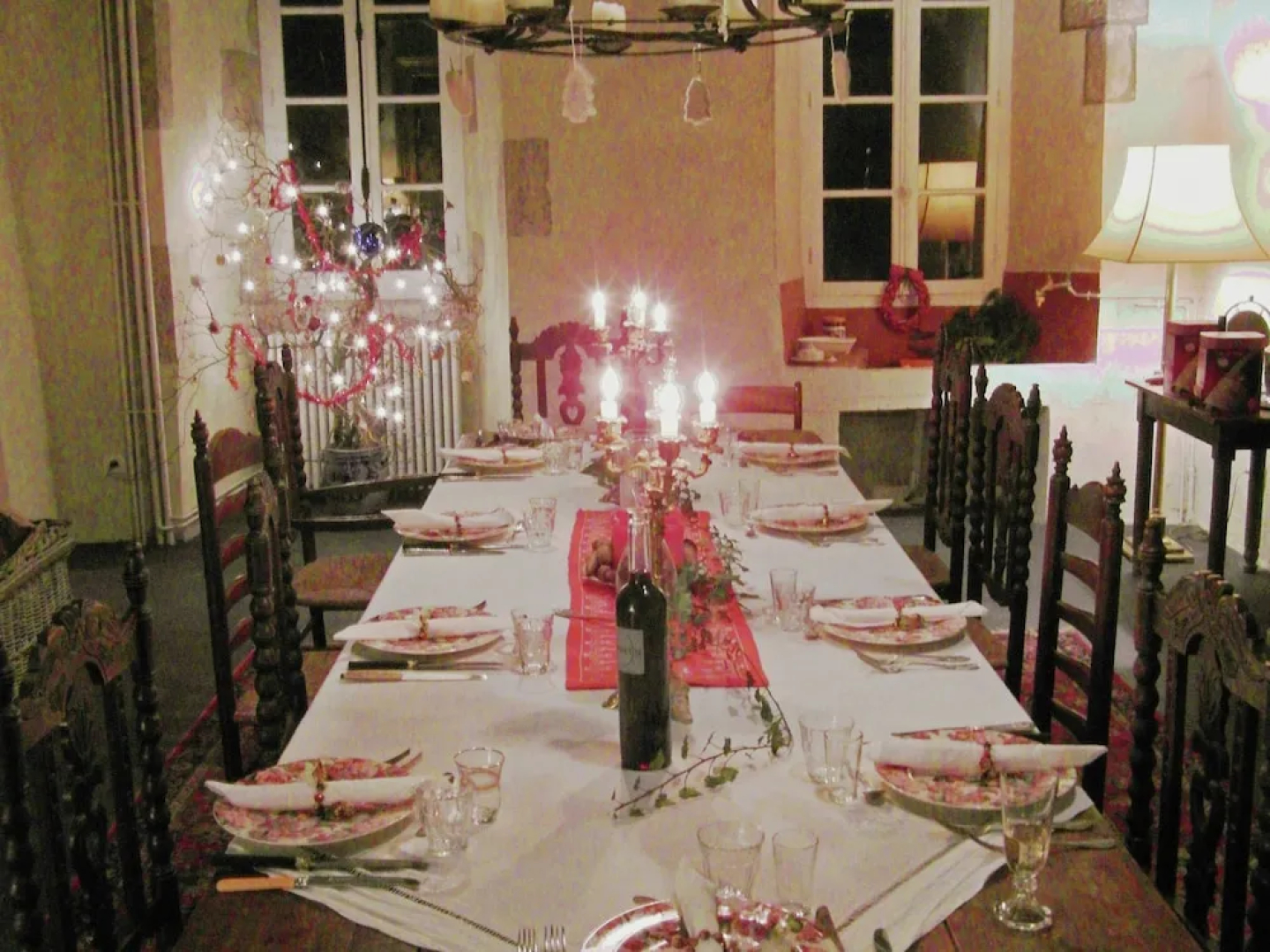 Charming and Private Castle on Four Hectares, With River, sun Terrace and Views