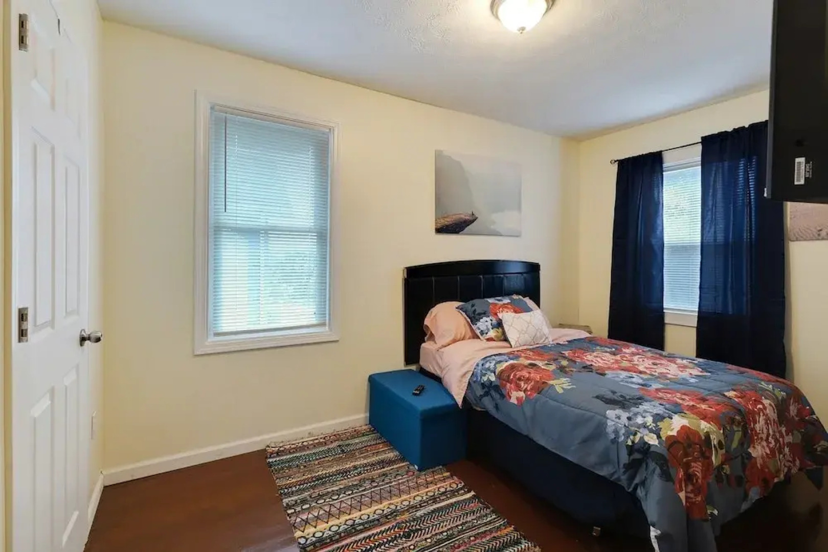 Amazing Centrally Located Apt Combo Near Uc, Hospital And Zoo! 2 Bedroom Apts by Redawning